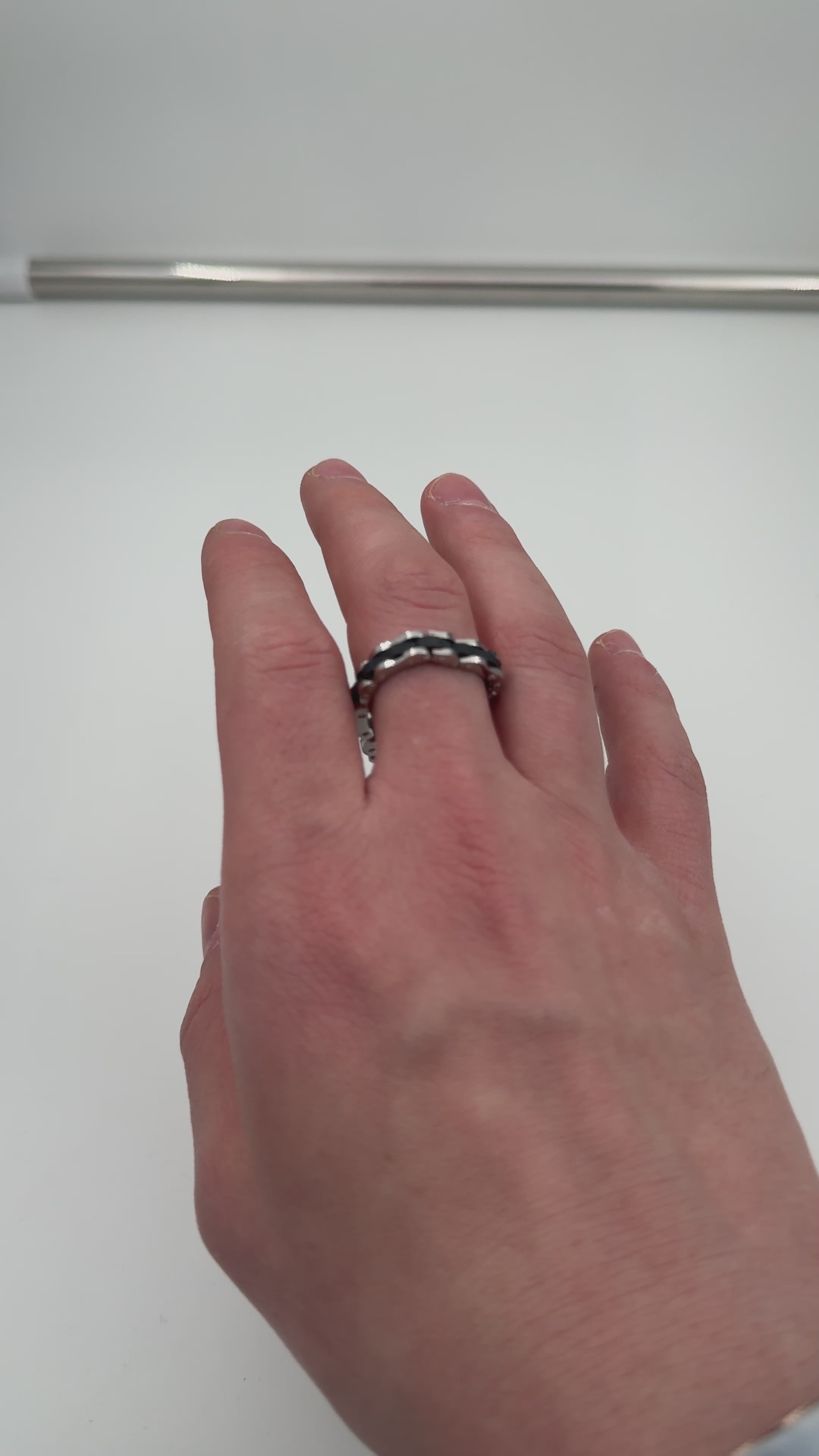 Anello Chimento da uomo in acciaio con resina nera - 82117801