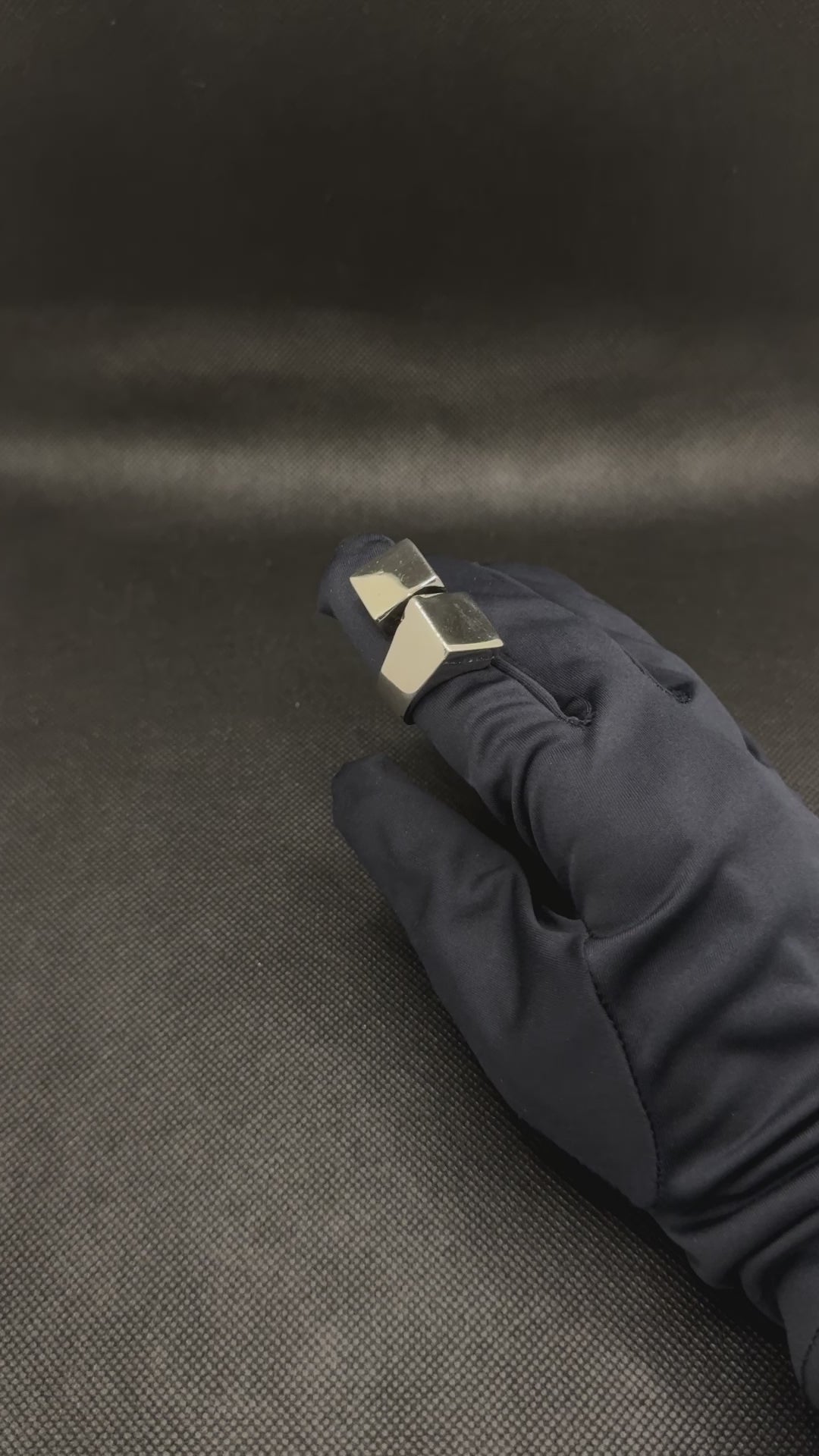 Pianegonda Damen-Silberring mit Kreuz und quadratischen Köpfen – AA010446