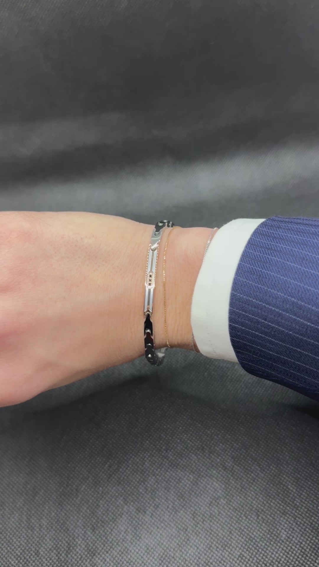 Herrenarmband aus Stahl mit schwarzer Keramik und Mittelplatte mit schwarzen Spinellen - UHB015