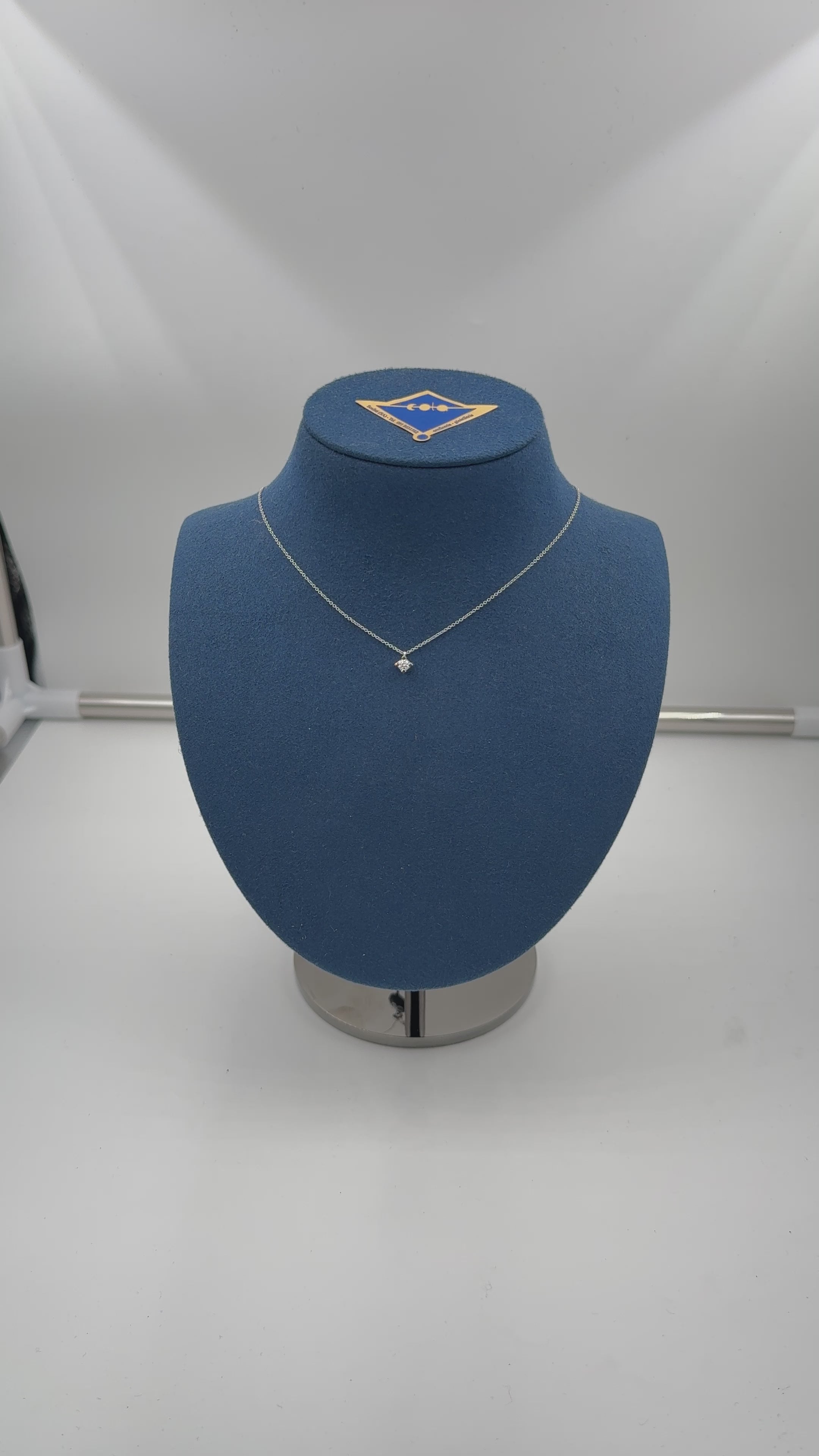 Collana Buonocore punto luce in oro bianco 18kt e diamanti, 0.07 ct - 382C02DW