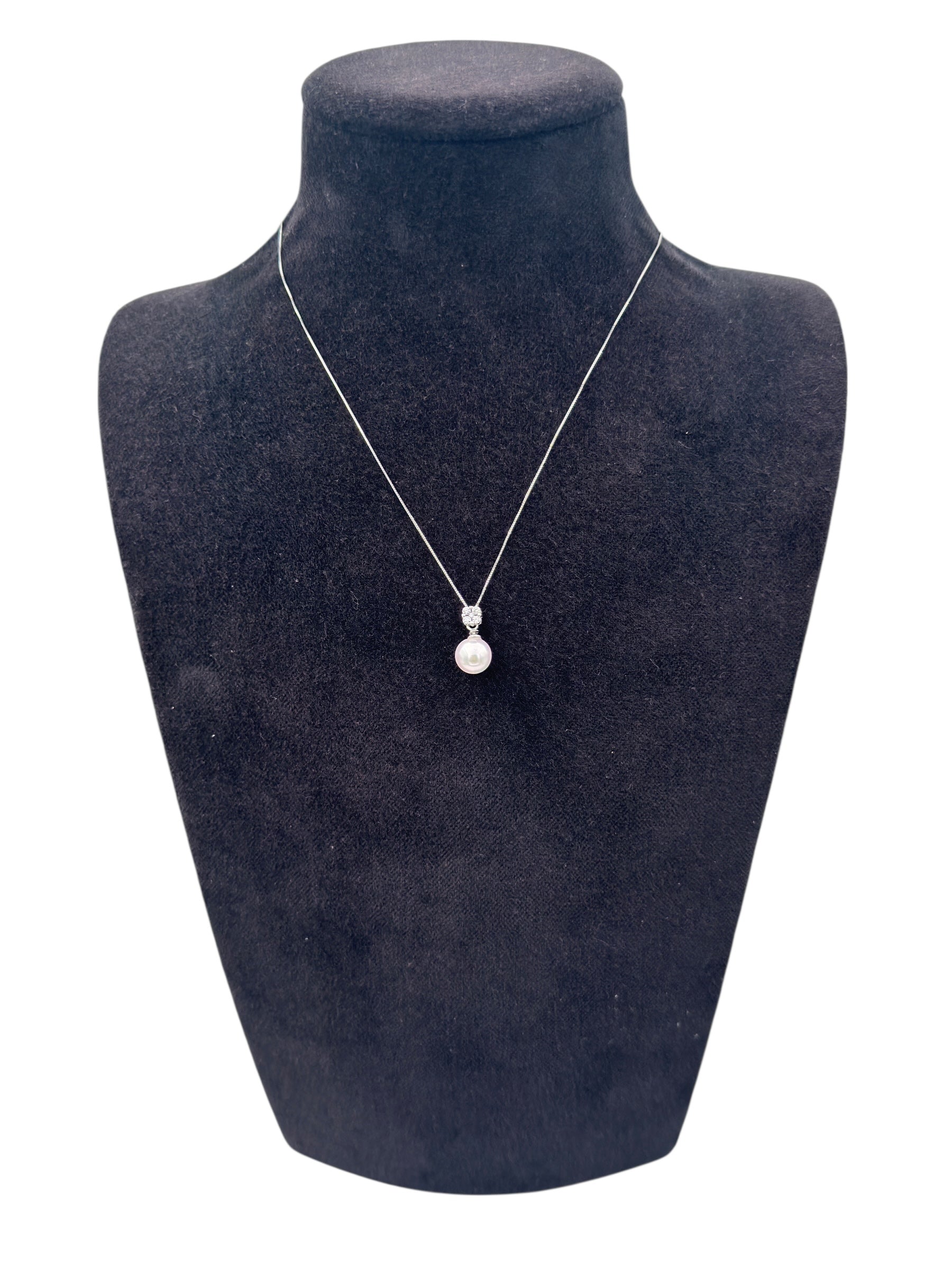 Diana - Collana in oro bianco 18kt, con mosaico di diamanti e perla centrale giapponese - CLPBR086MINI