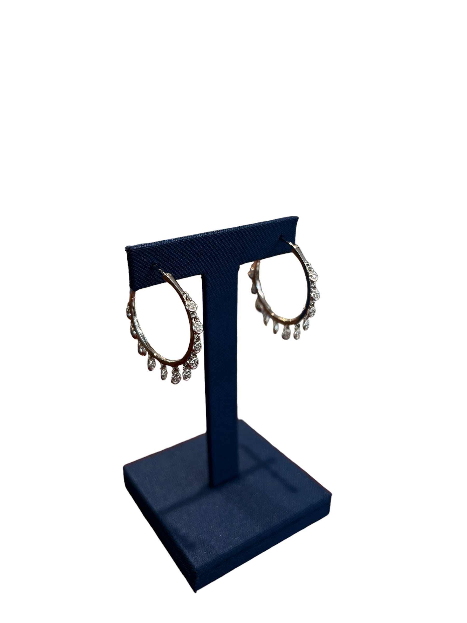 Hoop earrings in white gold and diamonds, 0.15ct - AC 929/B