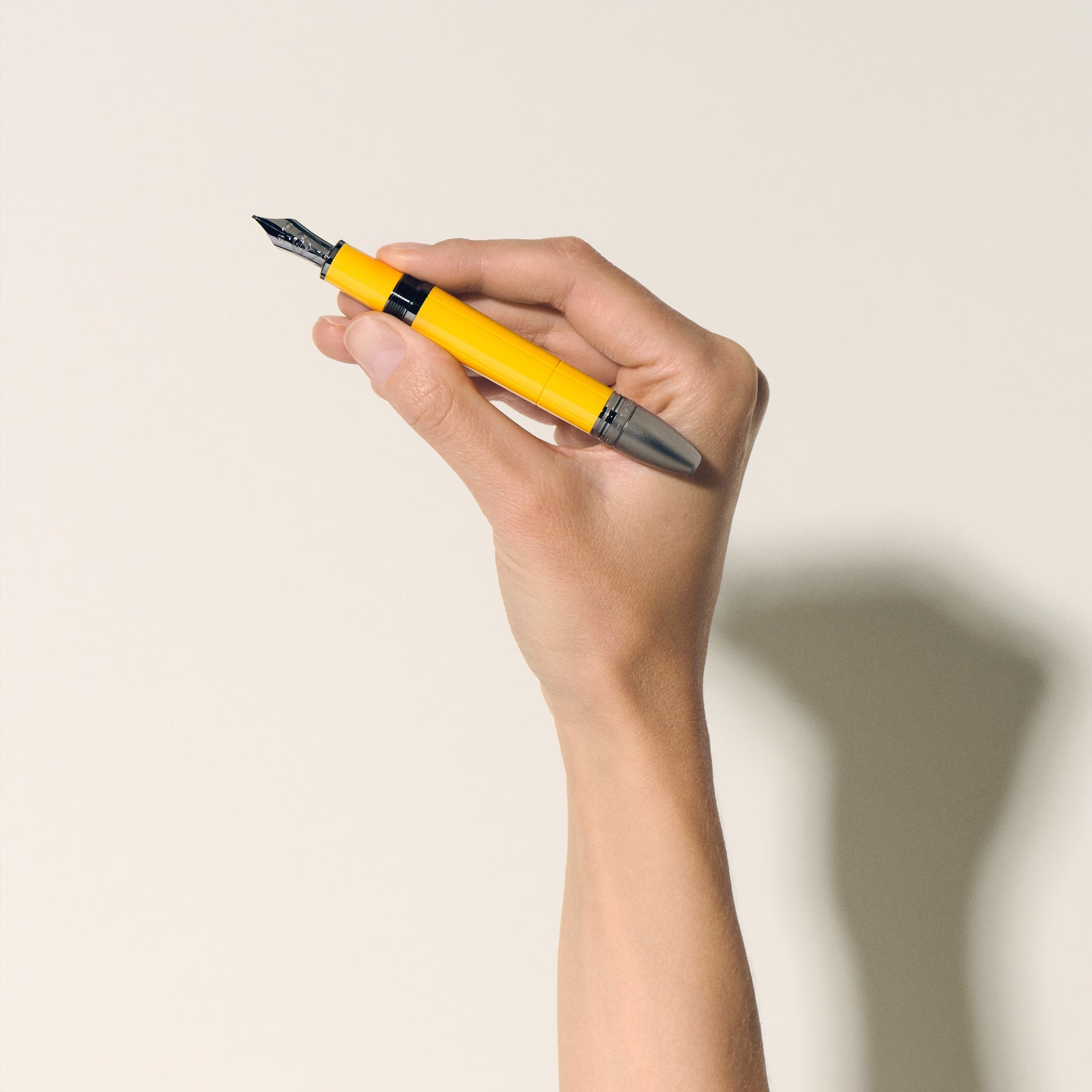 Penna Montblanc Special Edition "The Great Characters" Enzo Ferrari, Stilografica color Giallo Modena - 130661