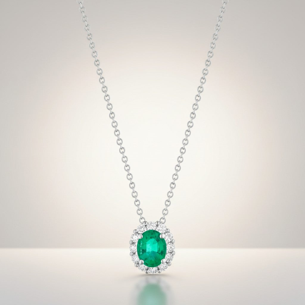 Collana Buonocore oro bianco 18kt pendente contorno diamanti bianchi con smeraldo ovale 5×4, 0.26ct di smeraldi - 1930C01MW