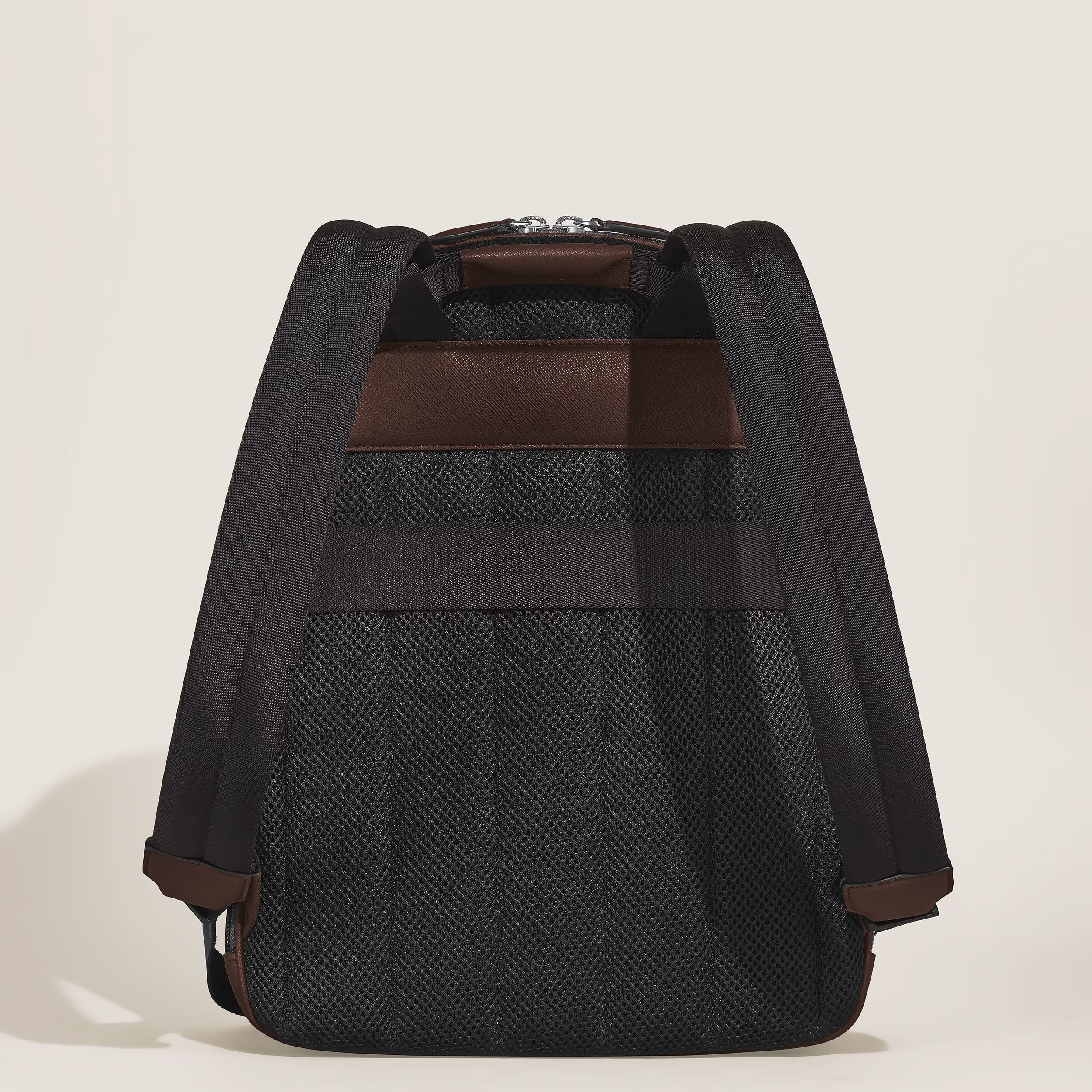 Zaino Montblanc Modello Medio con 3 Compartimenti in Pelle Sartorial, colore Ebony - 222929