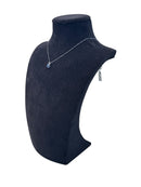 Diana - Collana in oro bianco 18kt, diamanti e zaffiro centrale - CL D. M307-ZA