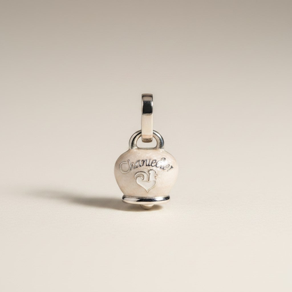 Kleiner Anhänger Chantecler, Kollektion Et Voilà, in Silber und weißem Emaille – 38074