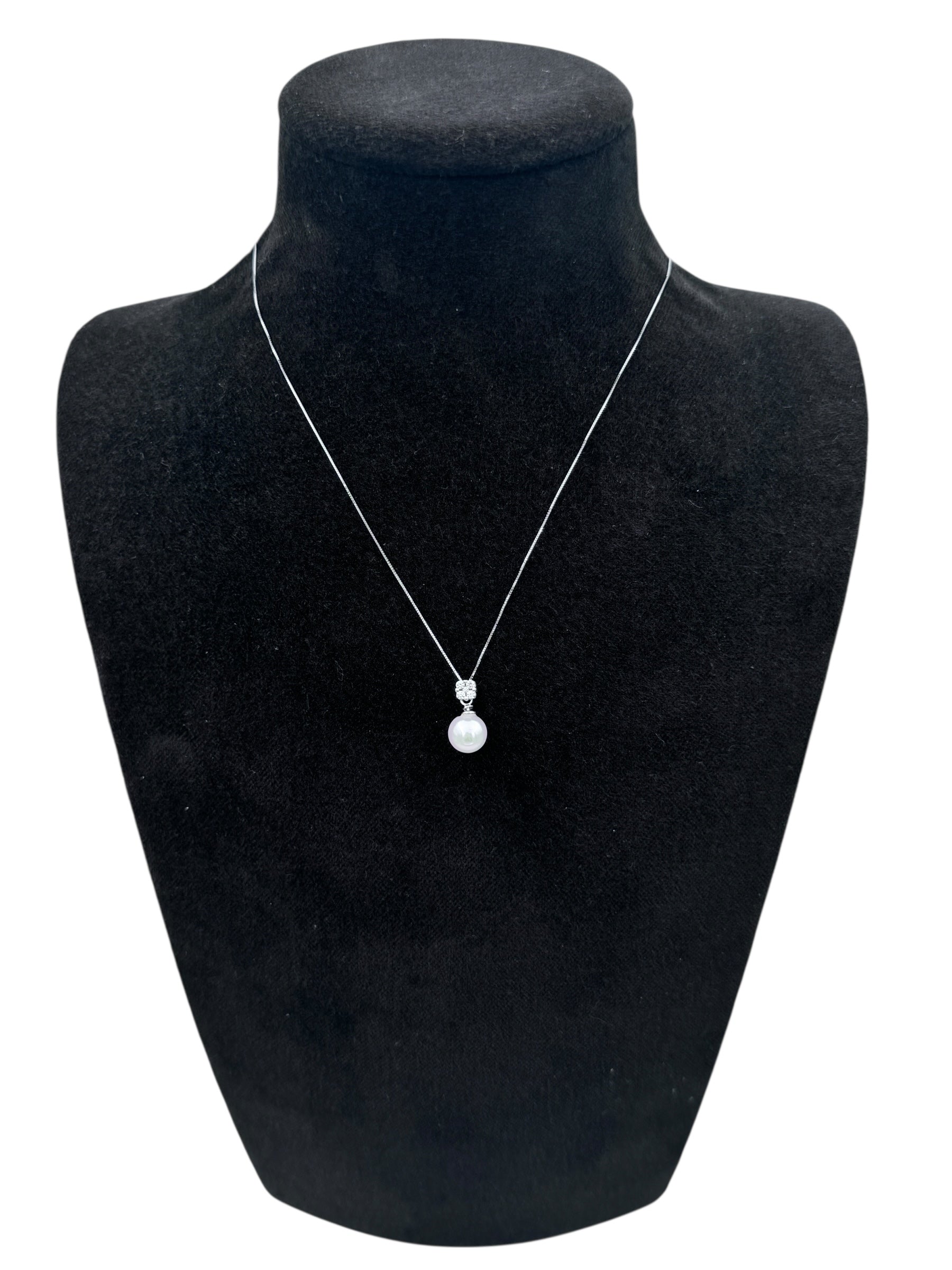 Diana - Collana in oro bianco 18kt, con mosaico di diamanti e perla centrale giapponese - CLPBR086MINI