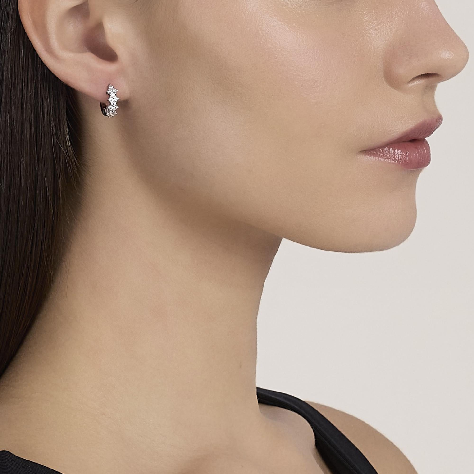 Mabina Donna - Orecchini a cerchio con zirconi bianchi LINDA - 563971