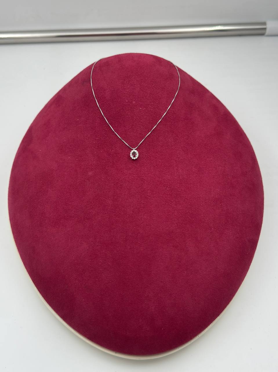 Girocollo Giorgio Visconti con rubino centrale e giro di diamanti, in oro bianco 18kt, 0.17ct di rubino - GB37760R