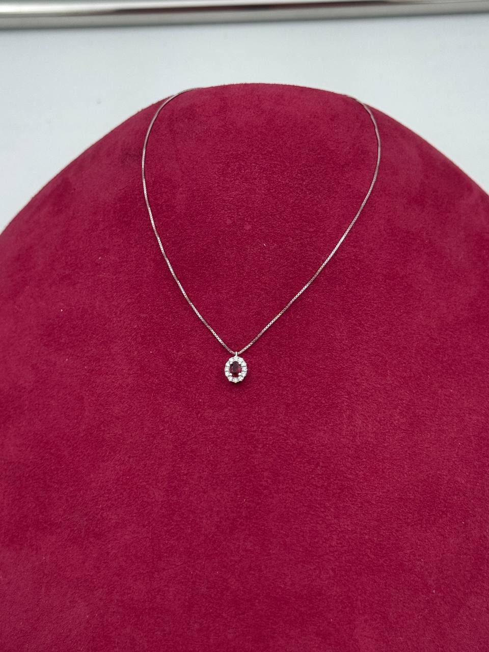 Girocollo Giorgio Visconti con rubino centrale e giro di diamanti, in oro bianco 18kt, 0.17ct di rubino - GB37760R