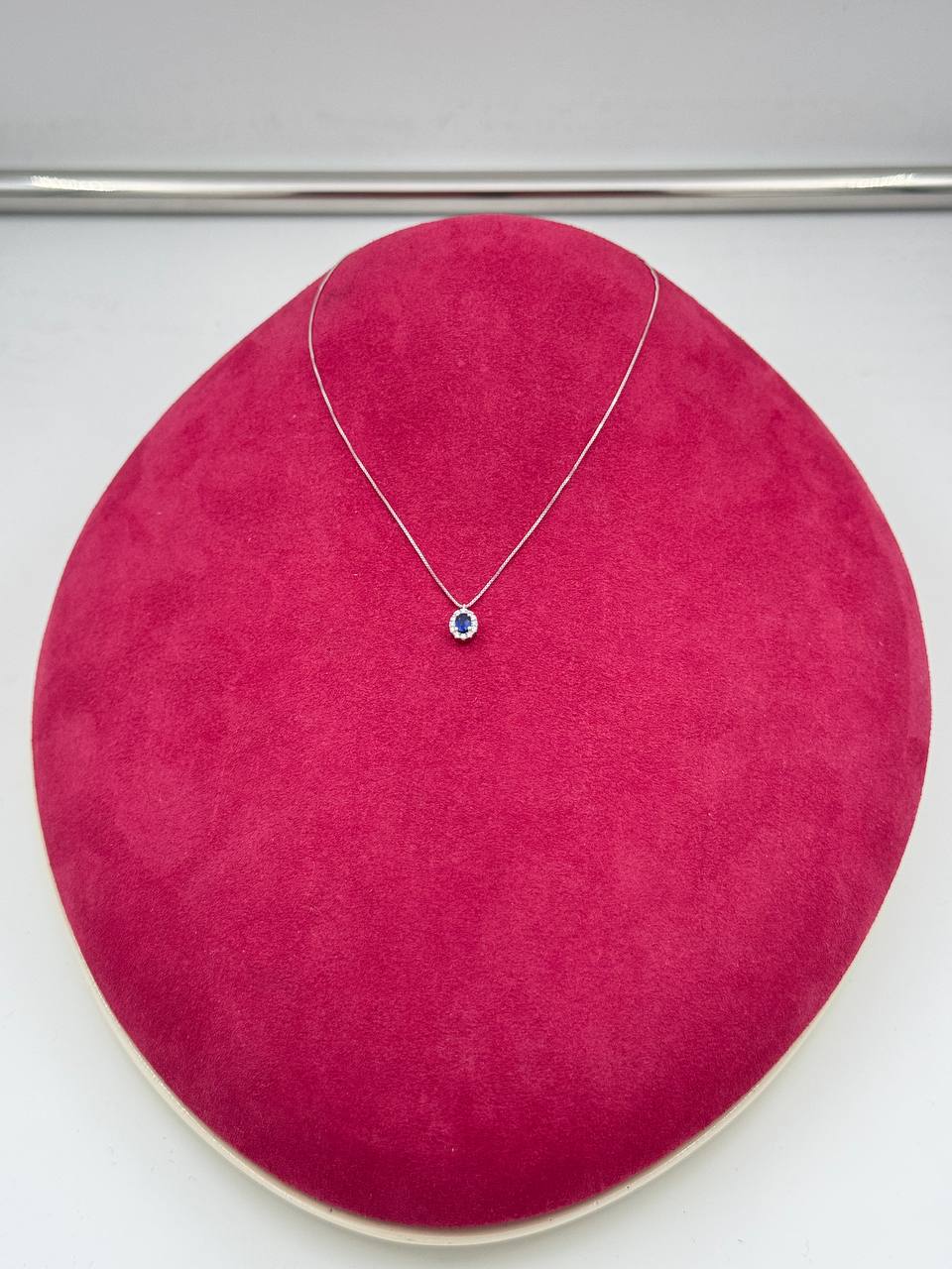 Girocollo Giorgio Visconti con Zaffiro centrale e giro di diamanti, in oro bianco 18kt, 0.21ct di zaffiro - GB37760Z