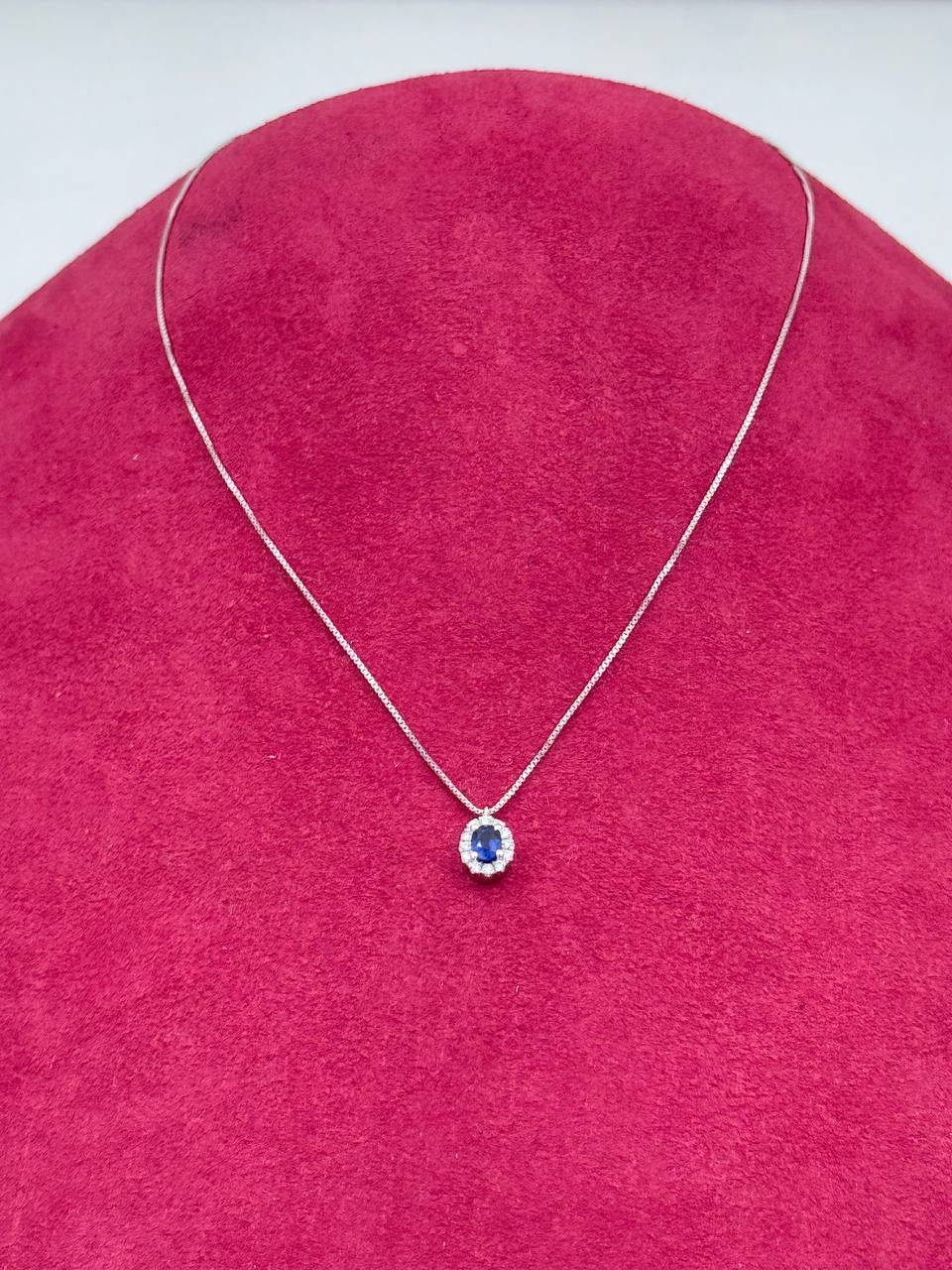 Girocollo Giorgio Visconti con Zaffiro centrale e giro di diamanti, in oro bianco 18kt, 0.21ct di zaffiro - GB37760Z