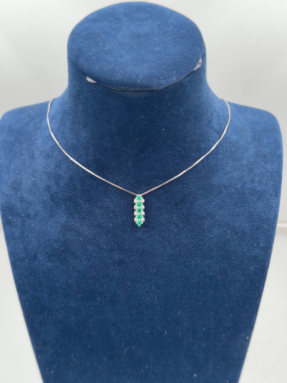 Collana Miluna in oro bianco 18kt, diamanti e 5 smeraldi - CLD5397