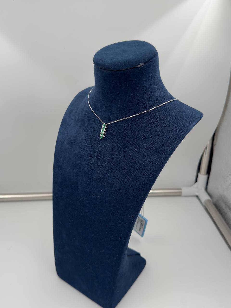 Collana Miluna in oro bianco 18kt, diamanti e 5 smeraldi - CLD5397