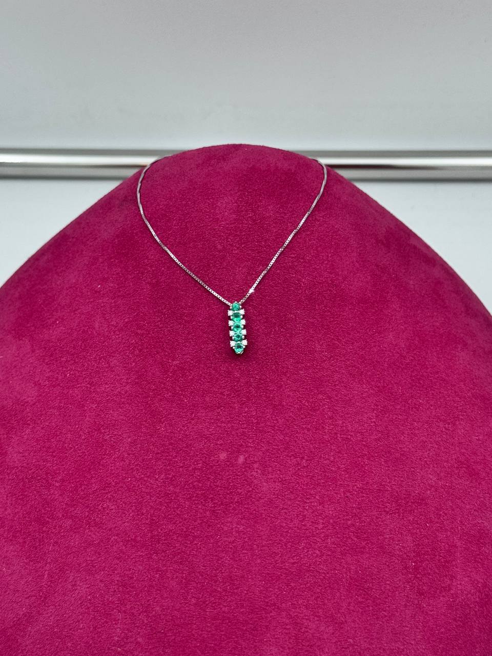 Collana Miluna in oro bianco 18kt, diamanti e 5 smeraldi - CLD5397