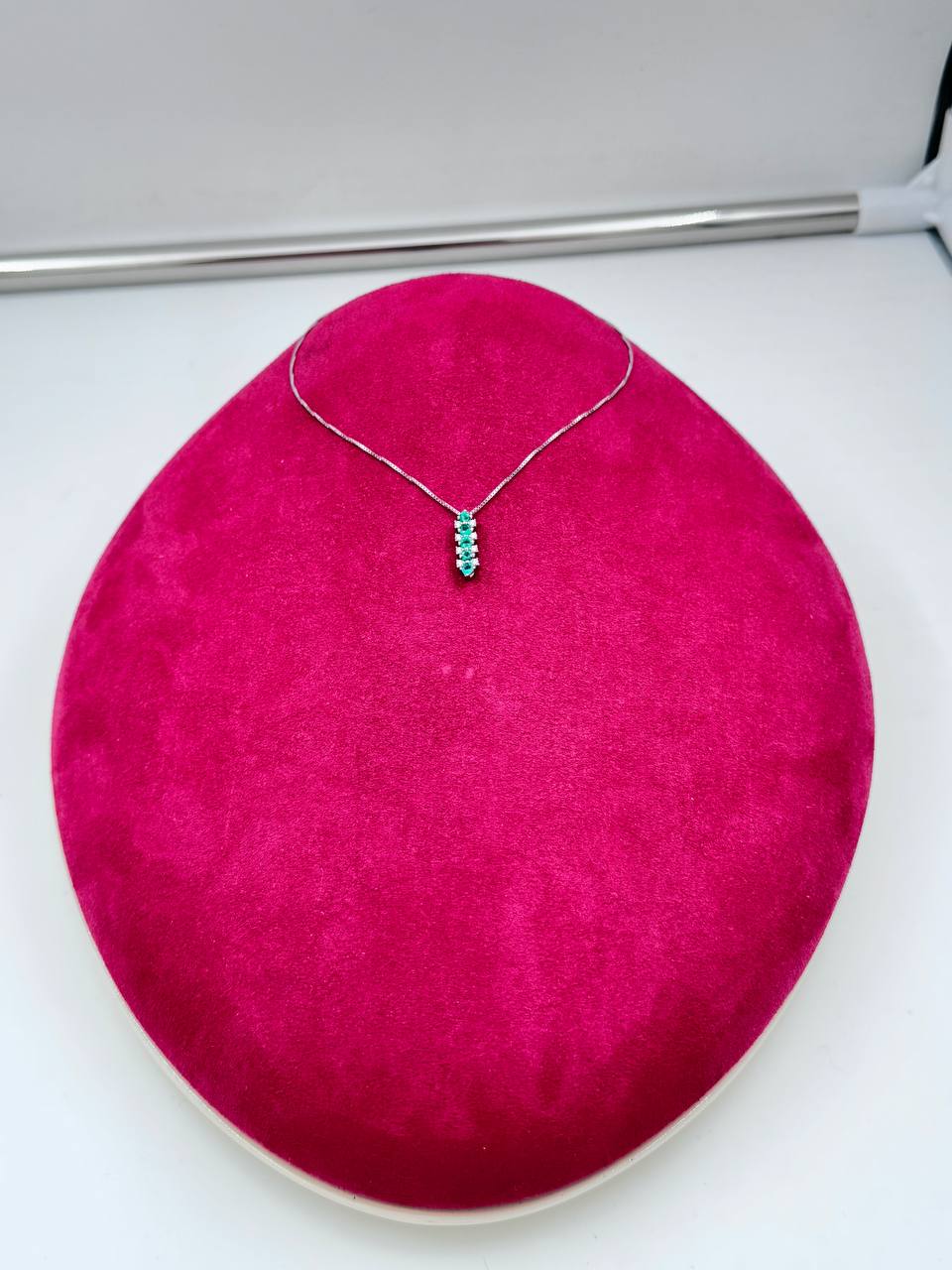 Collana Miluna in oro bianco 18kt, diamanti e 5 smeraldi - CLD5397