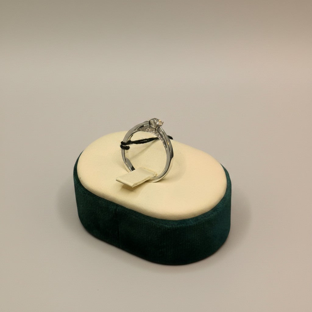 Anello solitario in oro bianco e diamante 0.41ct - AB16606F