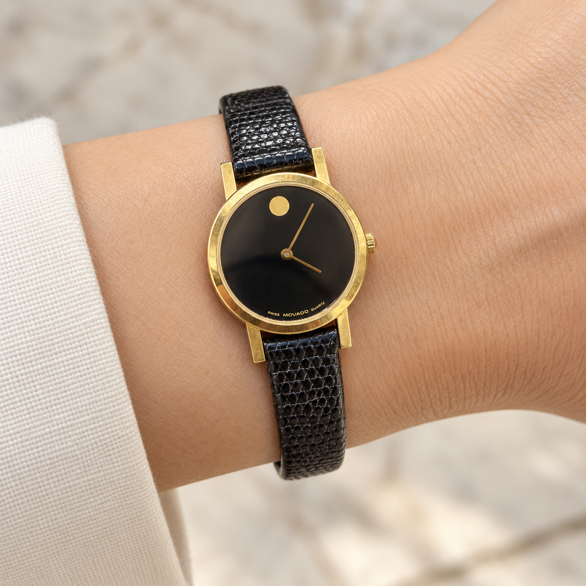 Orologio Movado Museum Donna — Dorato 24 mm — Quarzo, quadrante Museum Dial — NOS - 87.A1.0832