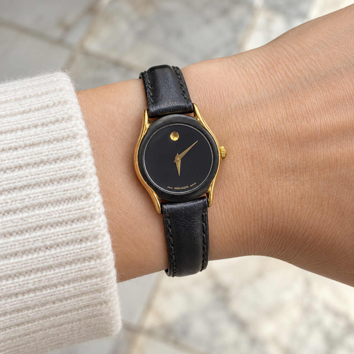 Orologio Movado Museum Donna — Bicolore Nero/Oro 22 mm — Quarzo, quadrante Museum Dial — NOS - 88.66.820N
