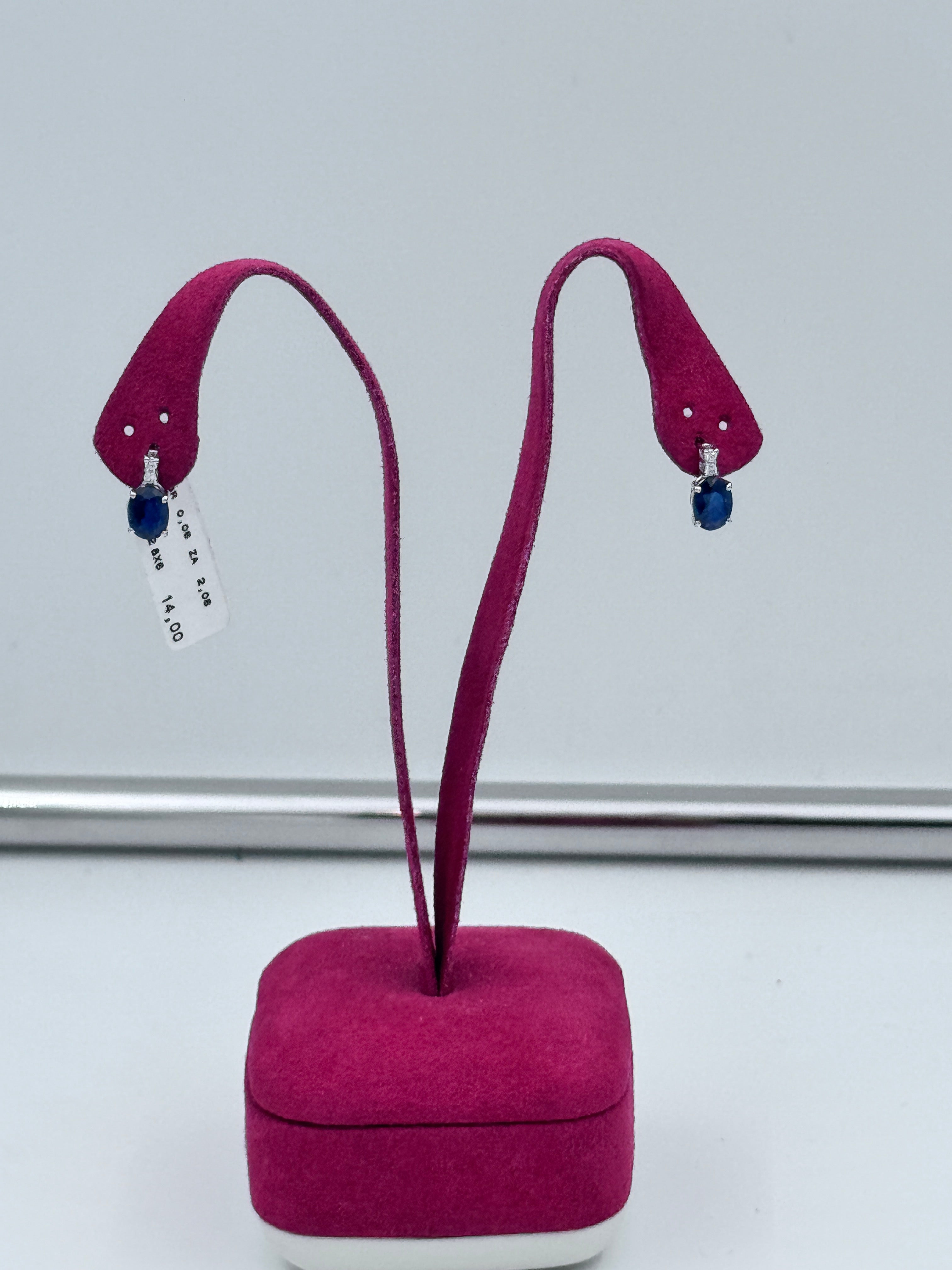 Diana - Orecchini in oro bianco 18kt, diamanti e zaffiri - OR D. M307-ZA