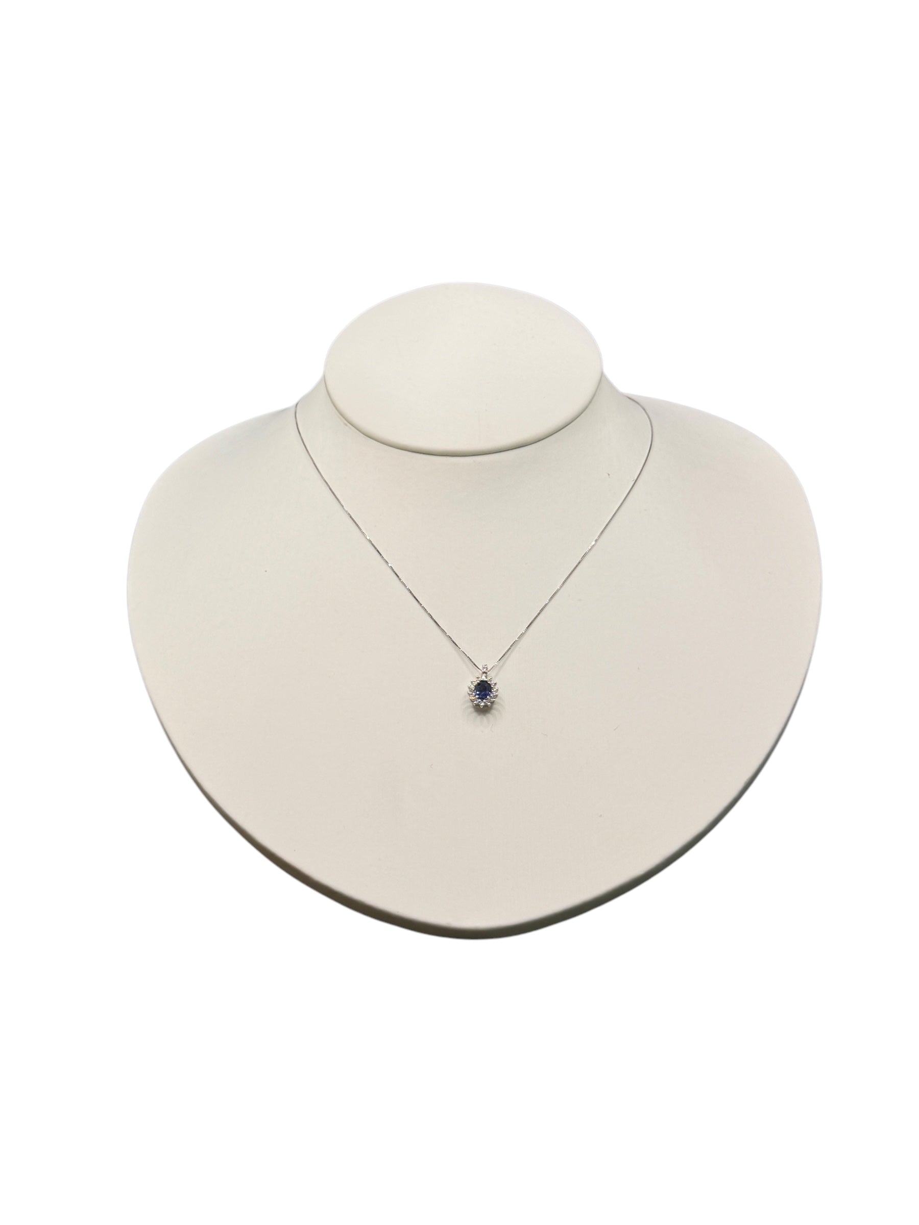 Diana - Girocollo in oro bianco con pendente zaffiro ovale, 0.41ct di zaffiri - CL DIANA 38 ZA