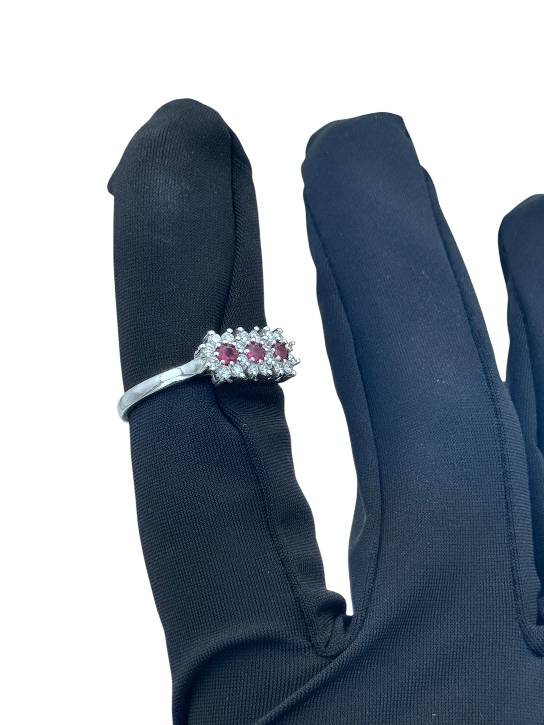 Diana - Anello Triogy in Oro Bianco 18kt, 3 Rubini e giro di diamanti - AN DIANA 30-3 RU