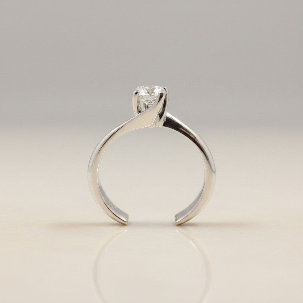 Anello Solitario Giorgio Visconti in oro bianco 18kt e diamante centrale, 0.23ct - AB16604C