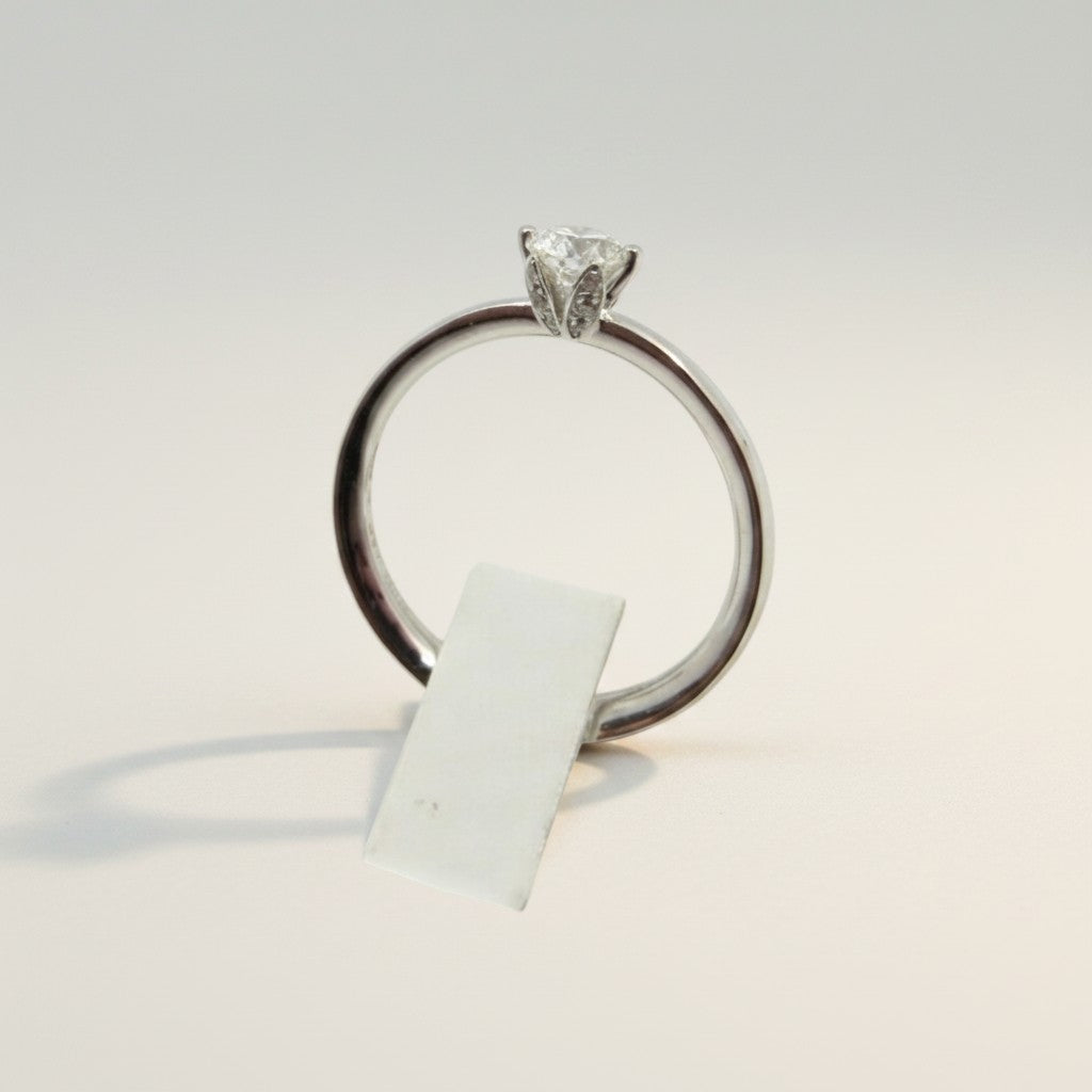 Anello solitario in oro bianco con diamanti, 0.19ct - AB16612D