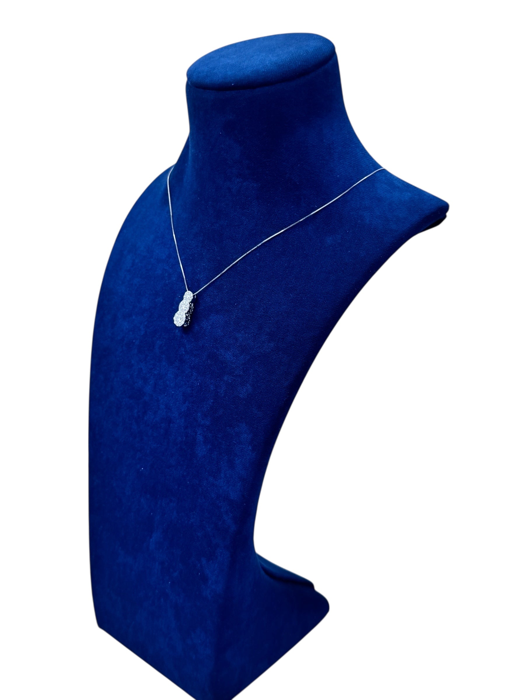 Diana - Collana trilogy in oro bianco 18kt e mosaico di diamanti a scalare - CL D. 36 BR