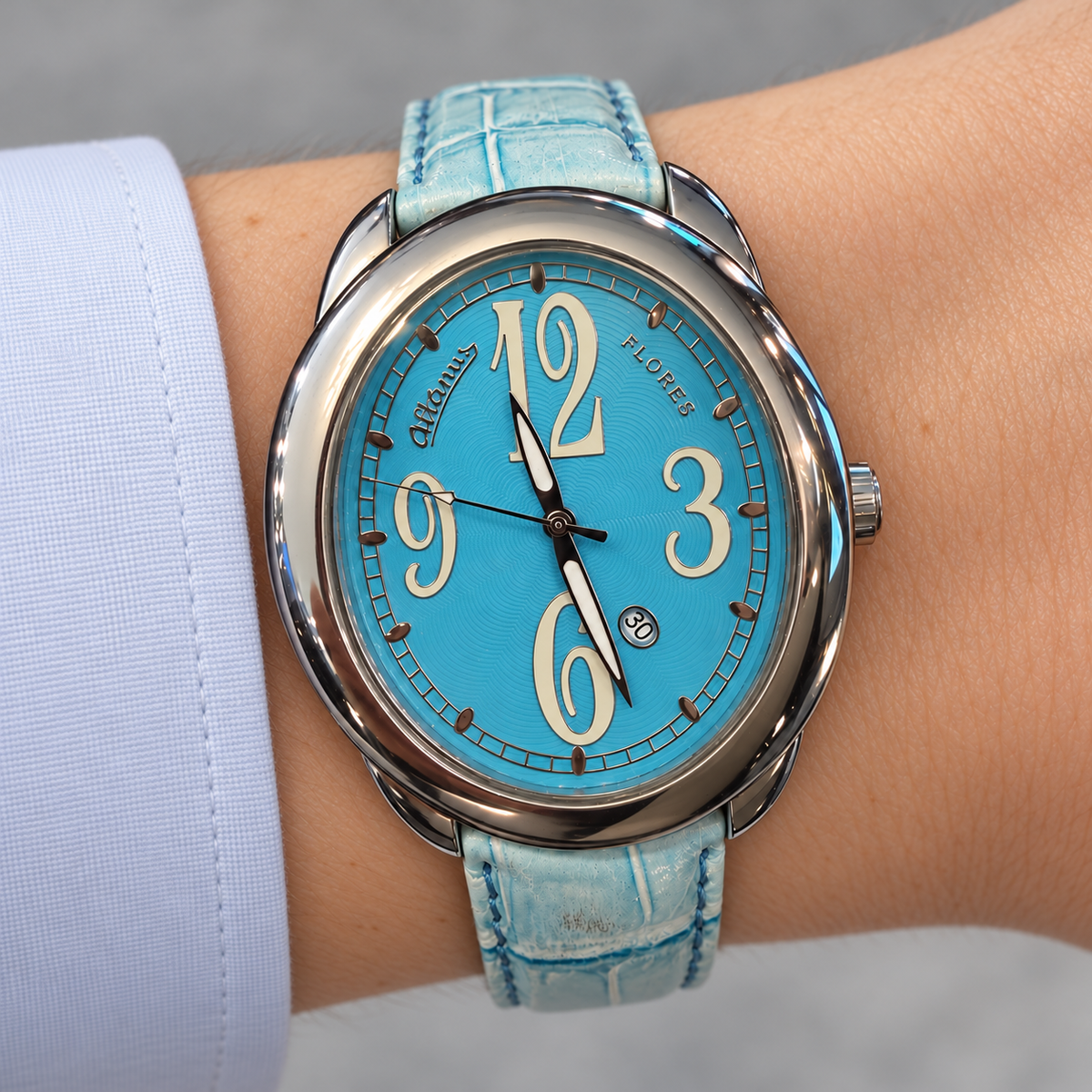 Orologio ovale Altanus Flores da donna — Oversize 38 mm — Quarzo svizzero con datario — NOS - 7826