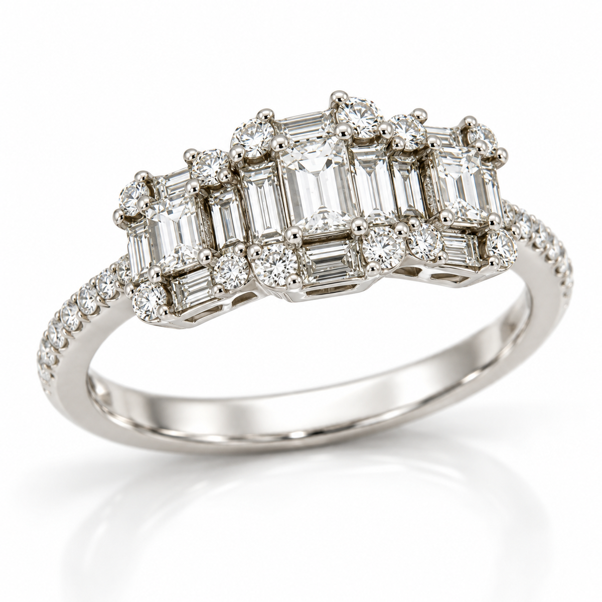 Giorgio Visconti Anello trilogy in oro bianco 18 kt con diamanti taglio baguette ct 0,72 e diamanti taglio brillante ct 0,26 - ABX17108