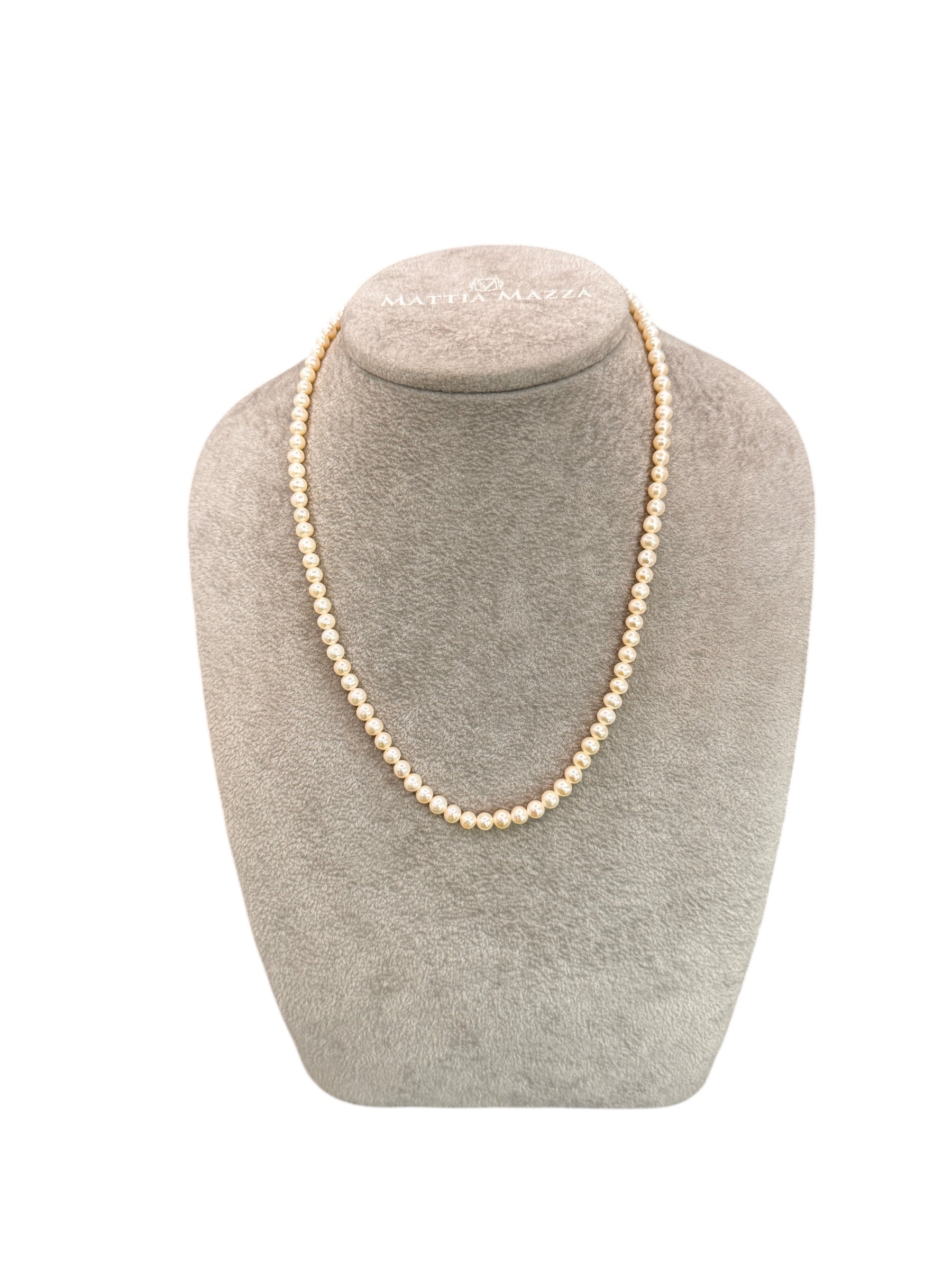 Mazza - Collana con perle fresh water, diametro 4-4.5, e chiusura in oro bianco 18kt - CL FRESH WATER 4-4.5