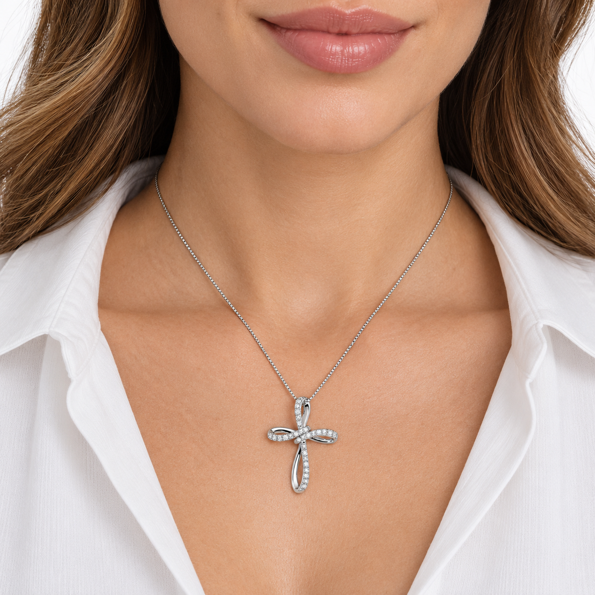 COLLAR CRUZ CON DIAMANTES MILUNA - CLD4424