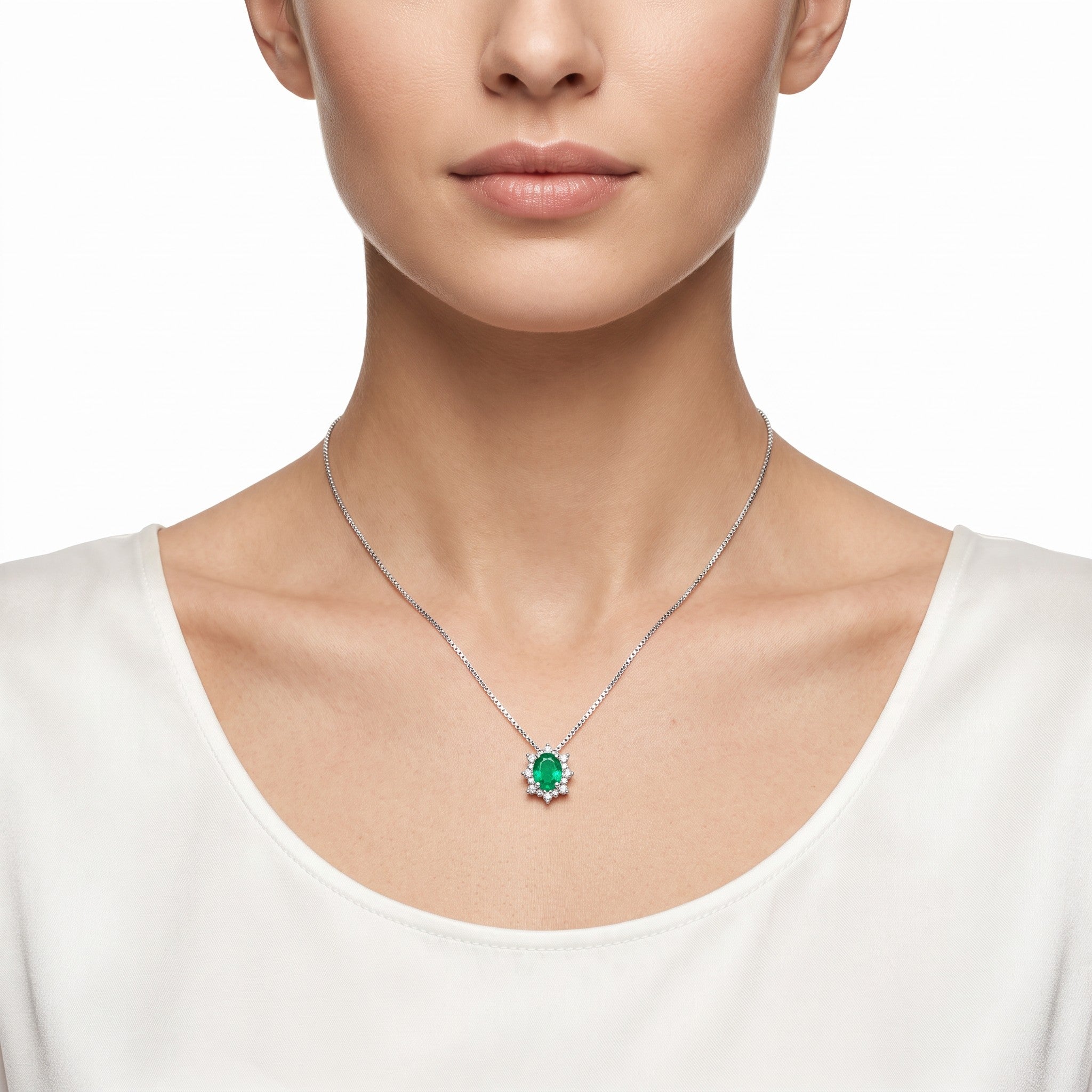 Collana Miluna in oro bianco18kt, giro di diamanti e smeraldo centrale - CLD5385