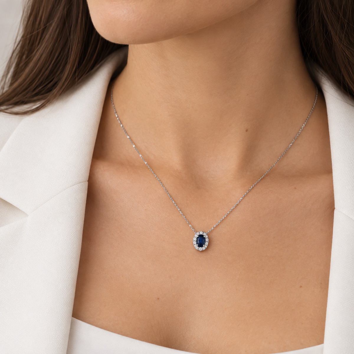 Collana Miluna in oro bianco 9kt, zaffiro centrale e giro di diamanti - CLD5503X