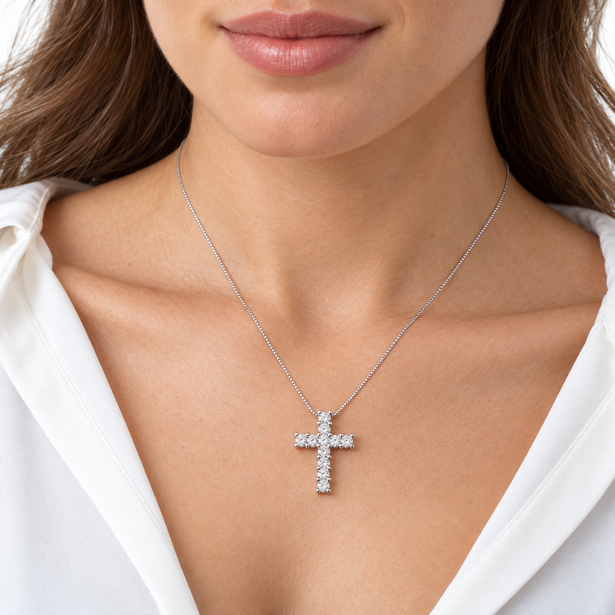 Miluna Collana con croce in oro bianco 18 kt con diamanti naturali ct 0,53 - CLD5559
