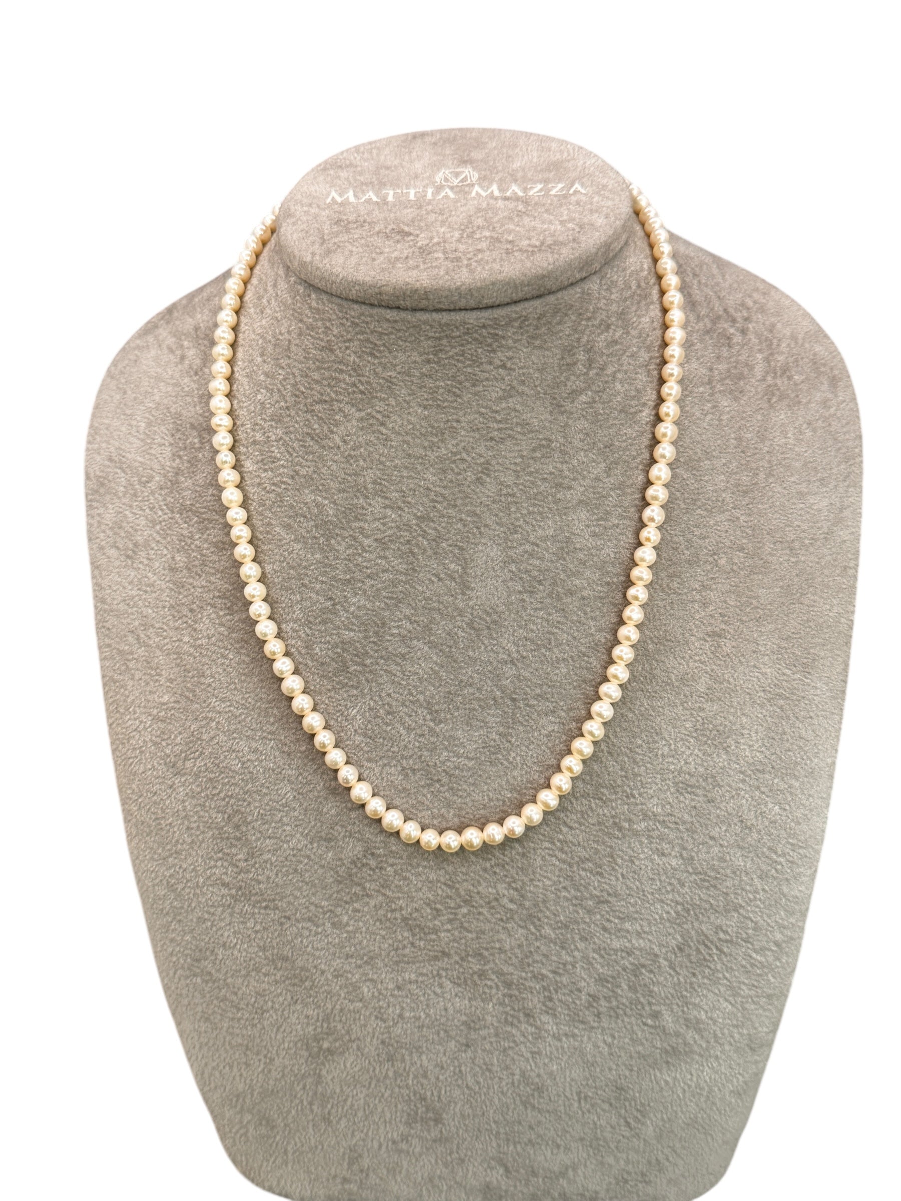 Mazza - Collana con perle fresh water, diametro 4-4.5, e chiusura in oro bianco 18kt - CL FRESH WATER 4-4.5