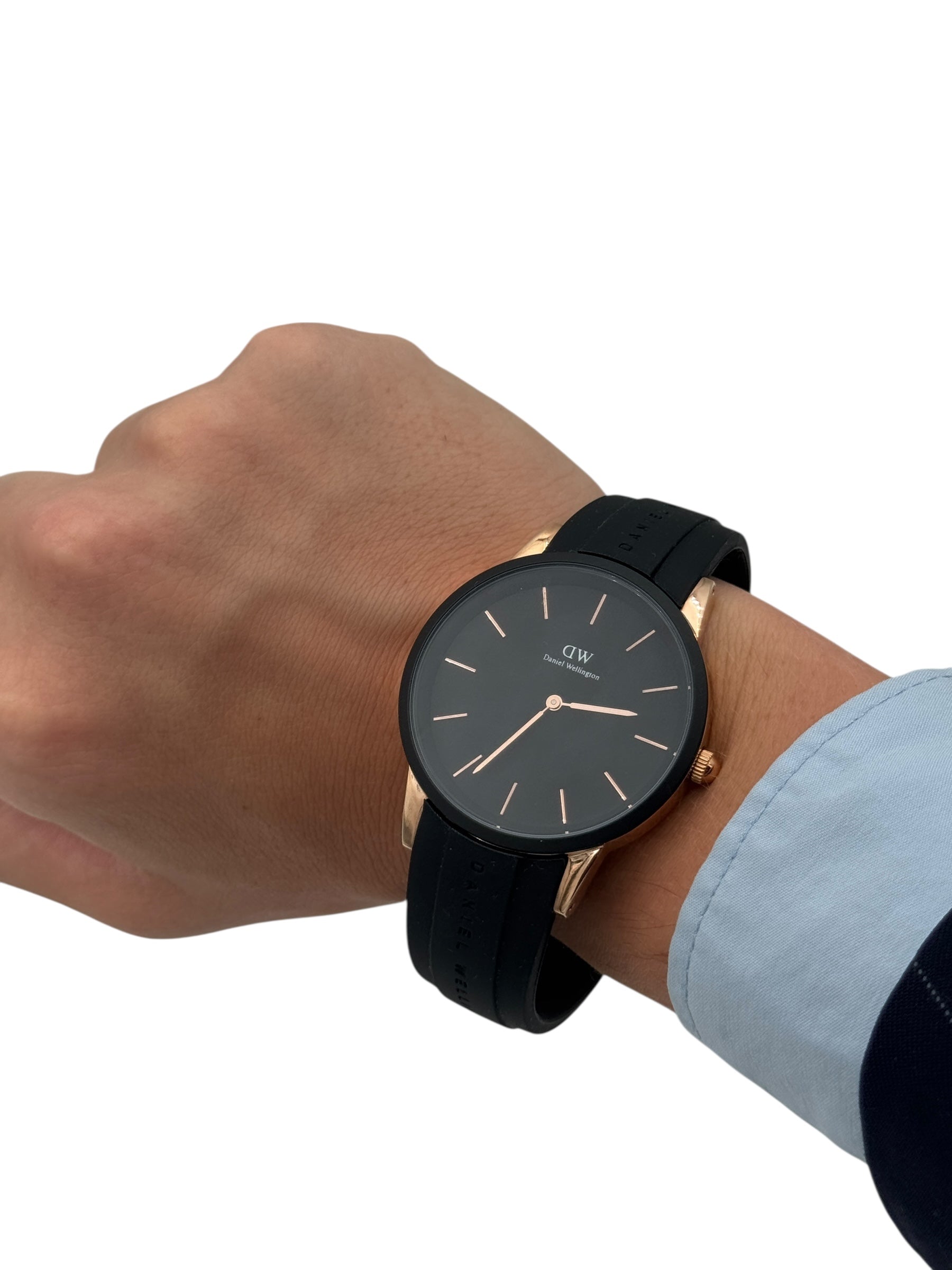Daniel Wellington Uhr, Kautschukarmband, schwarzes Zifferblatt, roségoldfarbene Lünette, 40 mm – DW00100412