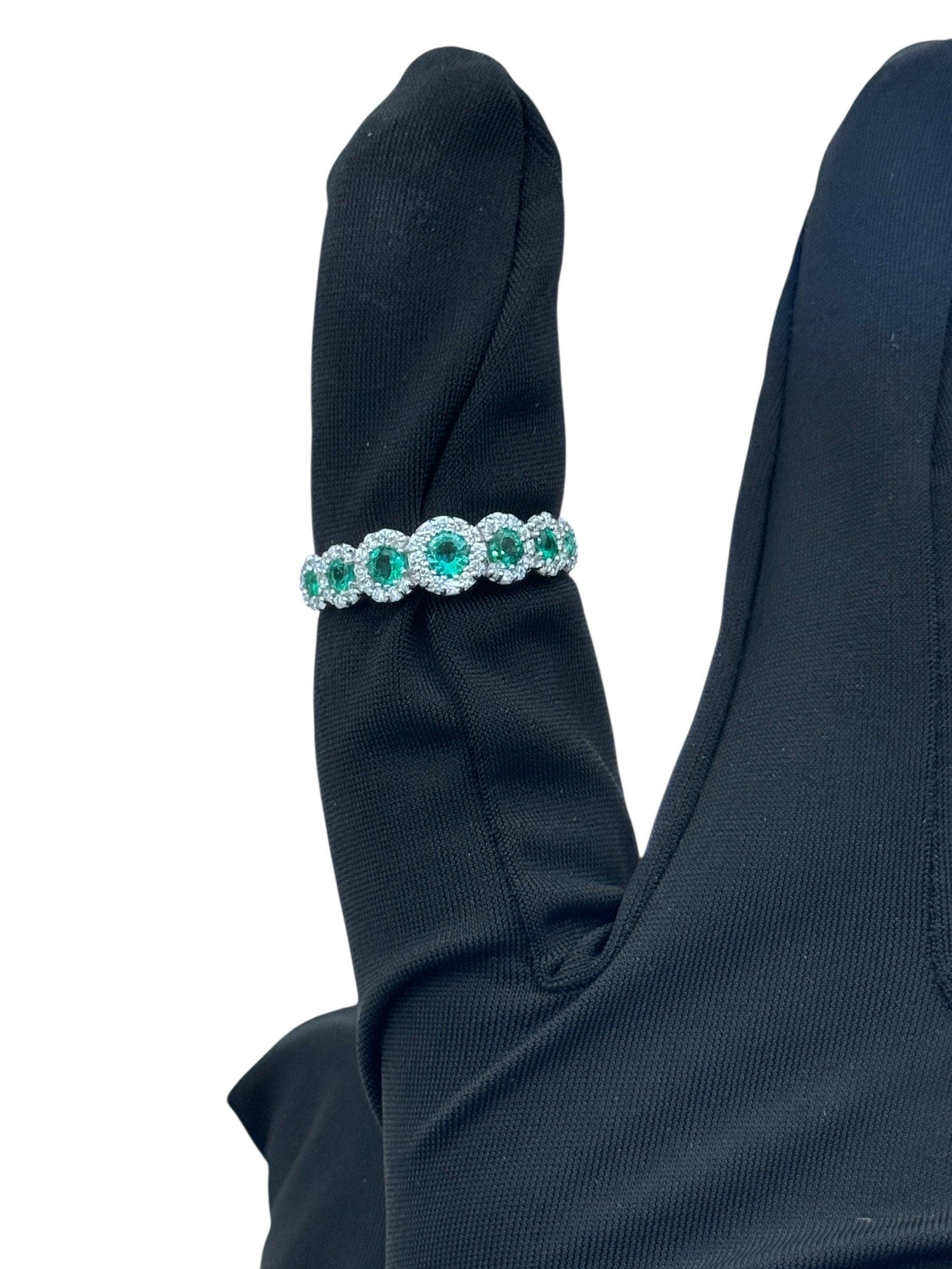 Diana - Veretta in oro bianco 18kt, giro di diamanti e 7 smeraldi - AN D. 36-7 SM