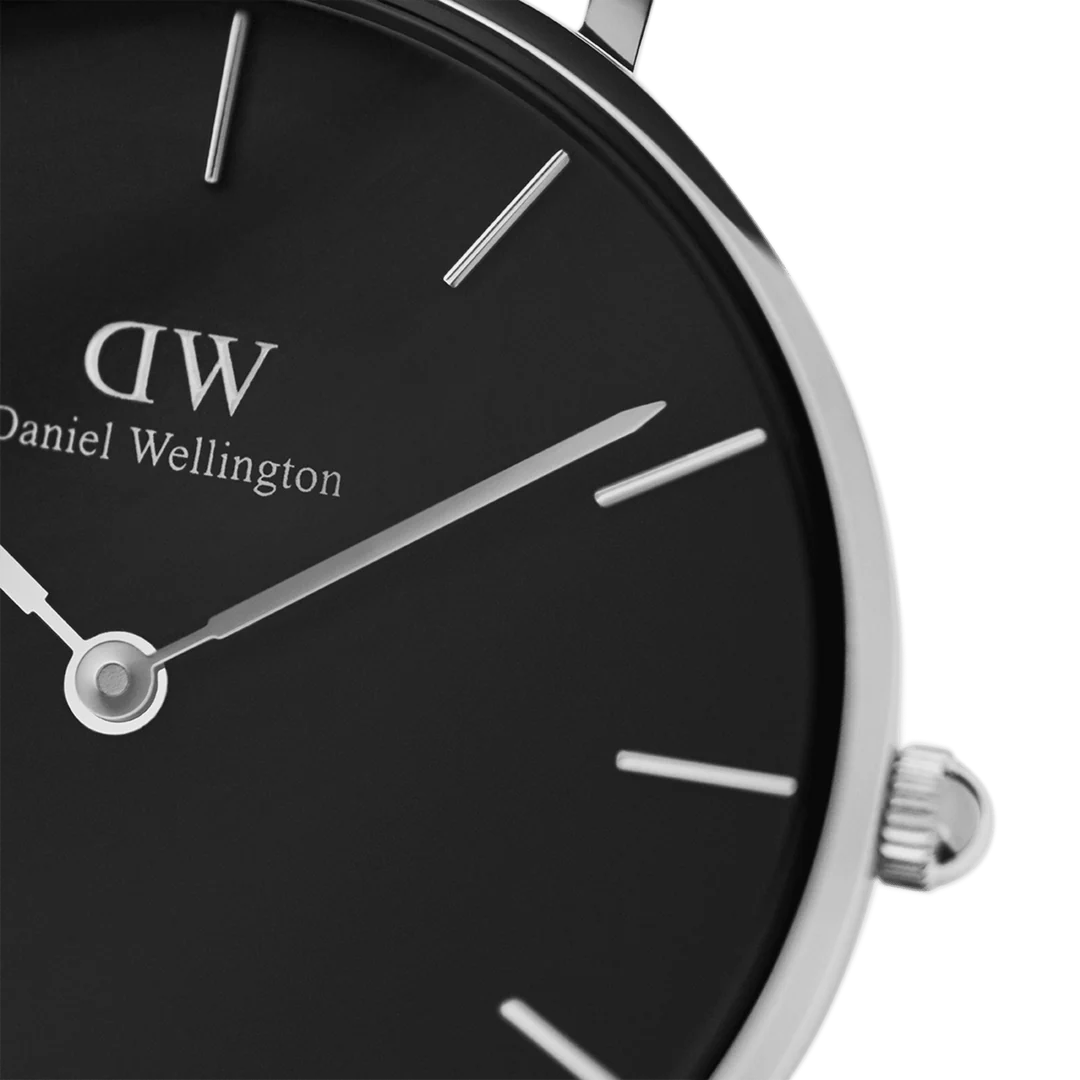 Daniel Wellington Petite Cornwall Schwarz-Silber-Uhr, schwarzes Zifferblatt, 28 mm – DW00100216