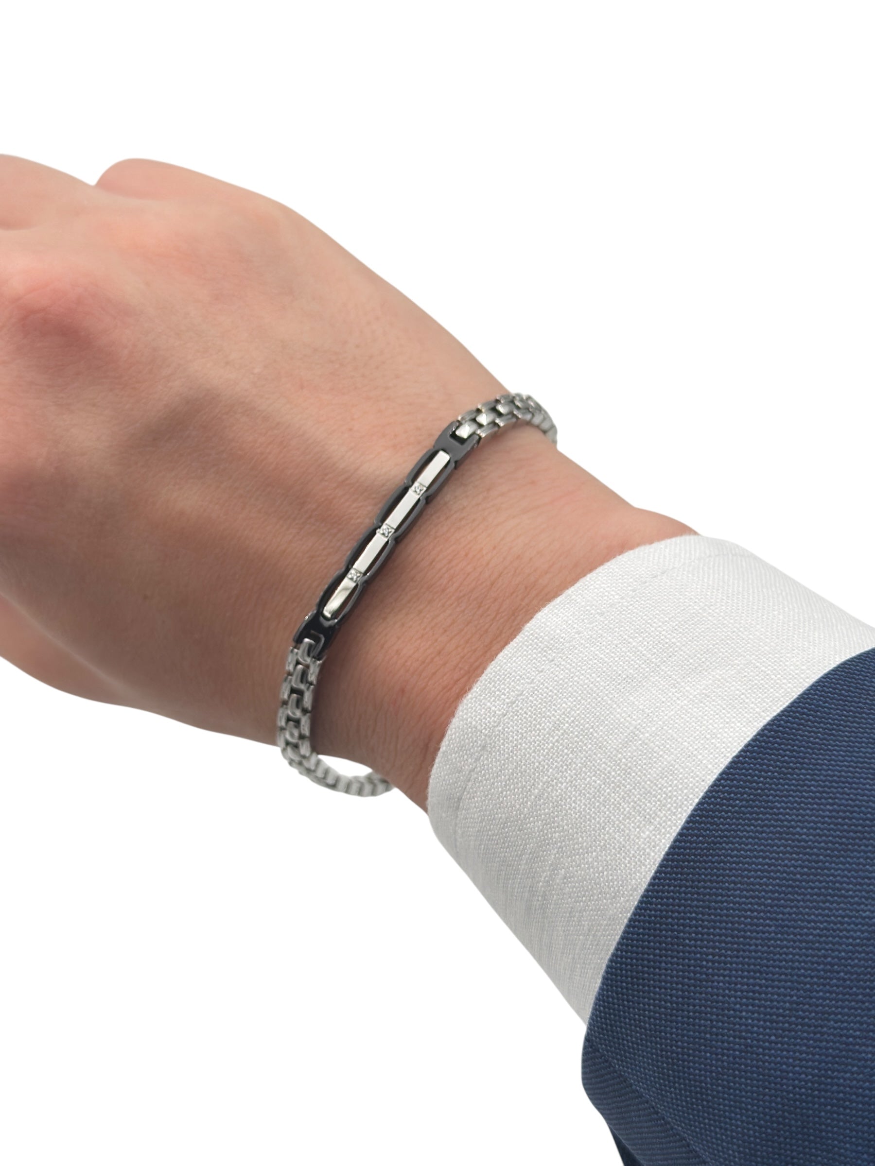Bracciale Zancan in acciaio, con targa centrale in PVD nero e zirconi incasstonati - UHB006