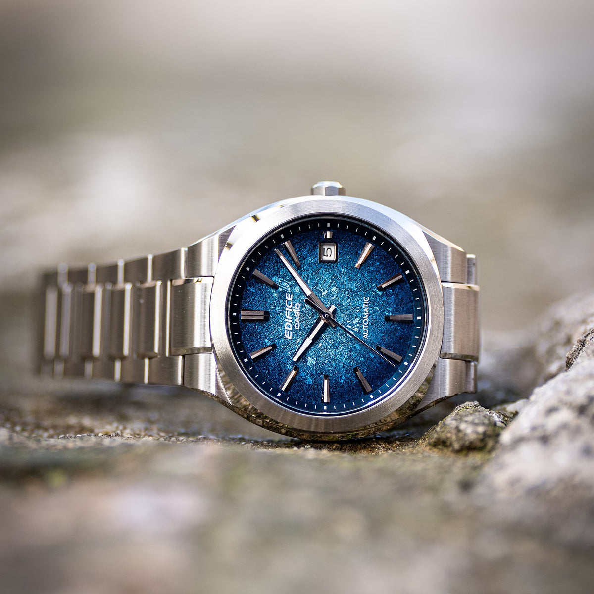 Orologio Casio Edifice, quadrante blu sfumato, automatico, 38mm - EFK-200D-2AER
