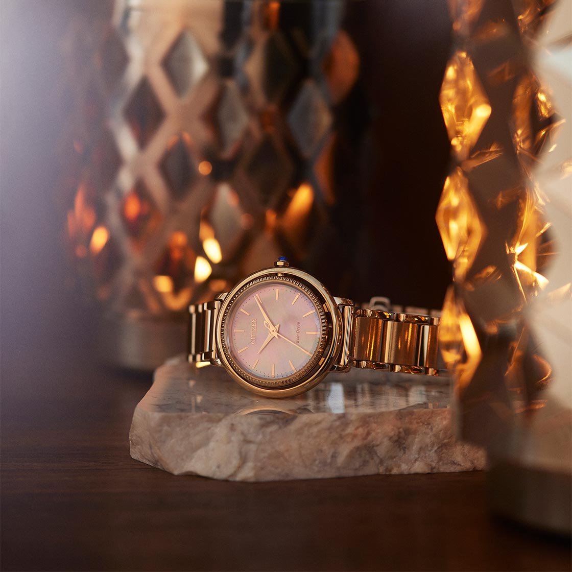 Orologio Citizen Lady Arcly, Eco Drive quadrante madreperla rosa, 31mm - EM1103-86Y