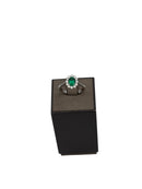Anello Giorgio Visconti in oro bianco, giro di diamanti e smeraldo centrale, 0.84ct di smeraldo - AB17142BS