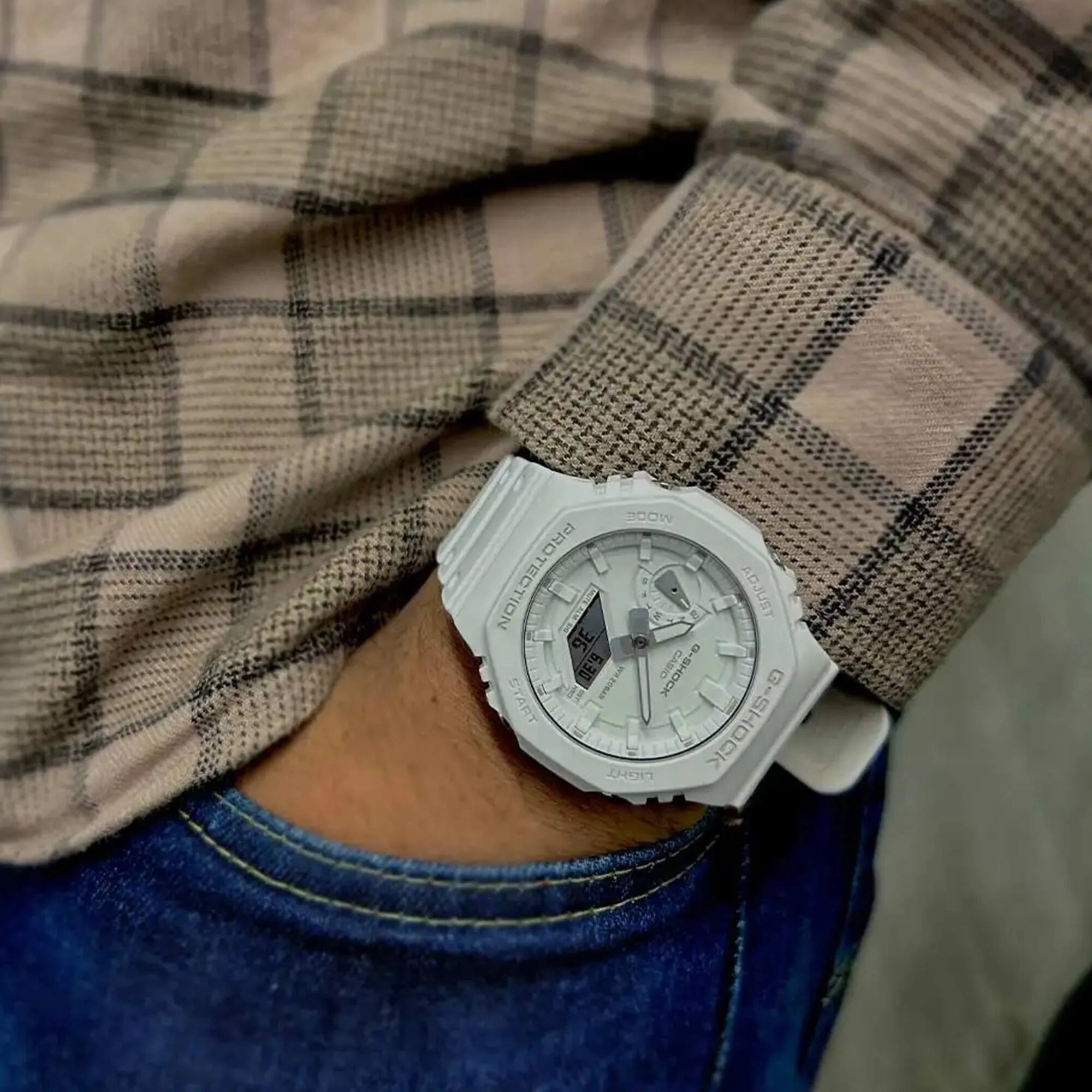 Orologio G-Shock CLASSIC GA-2100 Series, colore bianco, 45mm - GA-2100-7A7ER