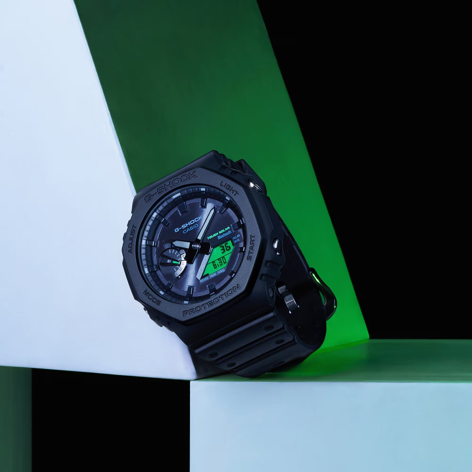 Orologio G-SHOCK Classic, Serie GA-2100, nero e verde elettrico, 45mm - GA-B2100BEG-1AER