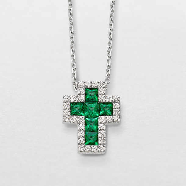 Girocollo croce in oro bianco, diamanti e smeraldi, 0.44ct - GB35717S