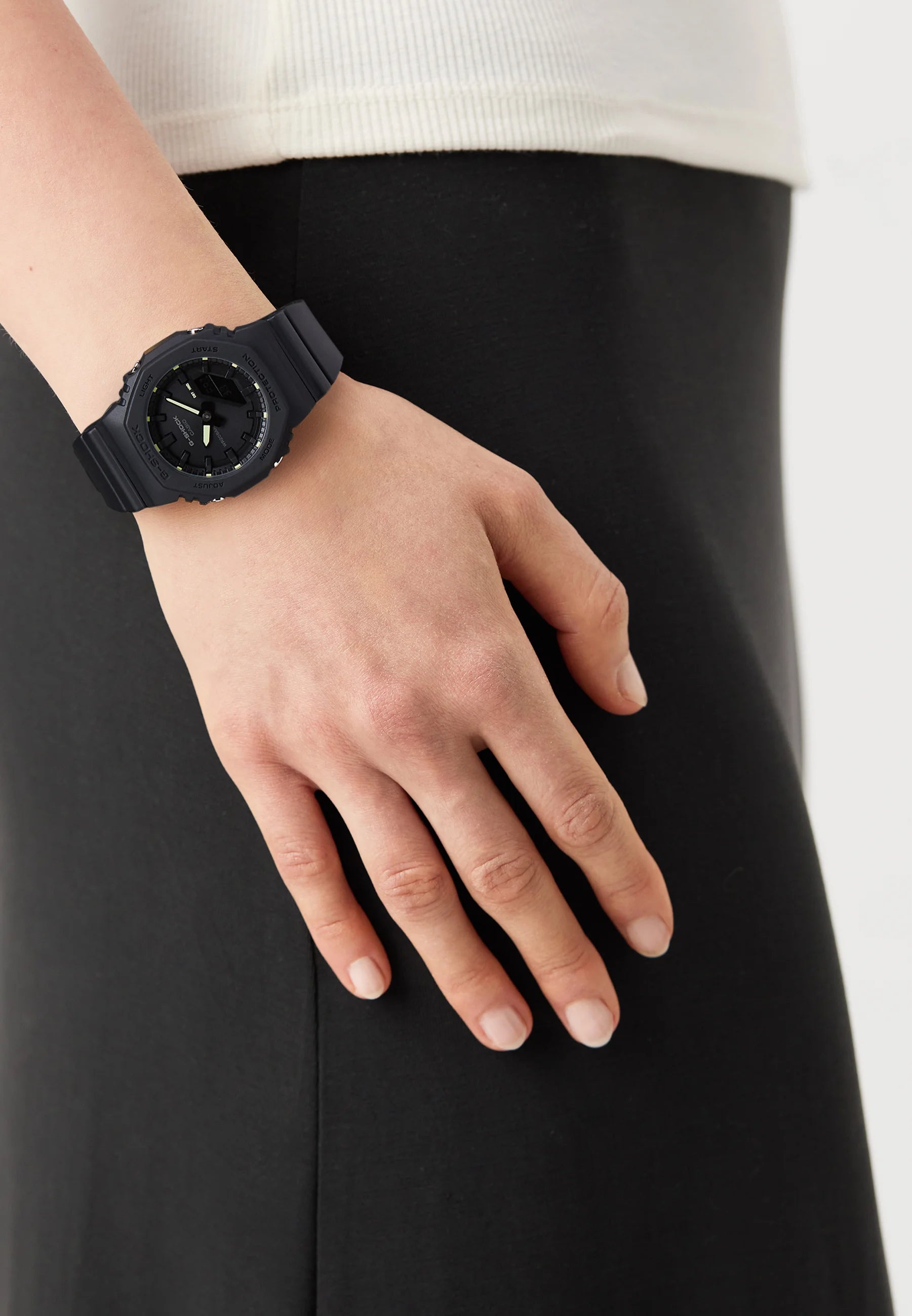 orologio G-SHOCK Classic, colore nero e LANCETTE GIALLO FLUO, 40mm - GMA-P2100SA-1A2ER