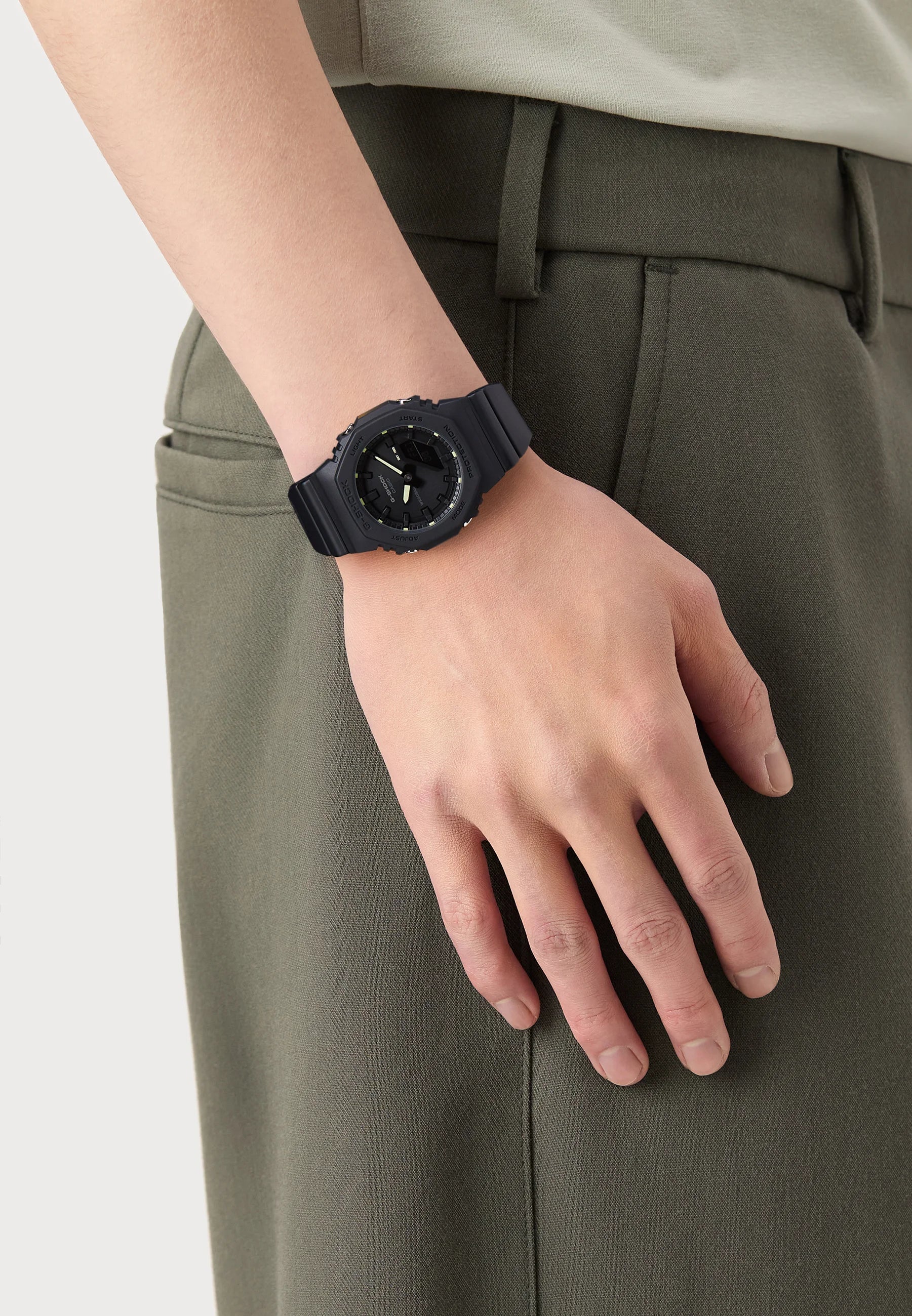 orologio G-SHOCK Classic, colore nero e LANCETTE GIALLO FLUO, 40mm - GMA-P2100SA-1A2ER